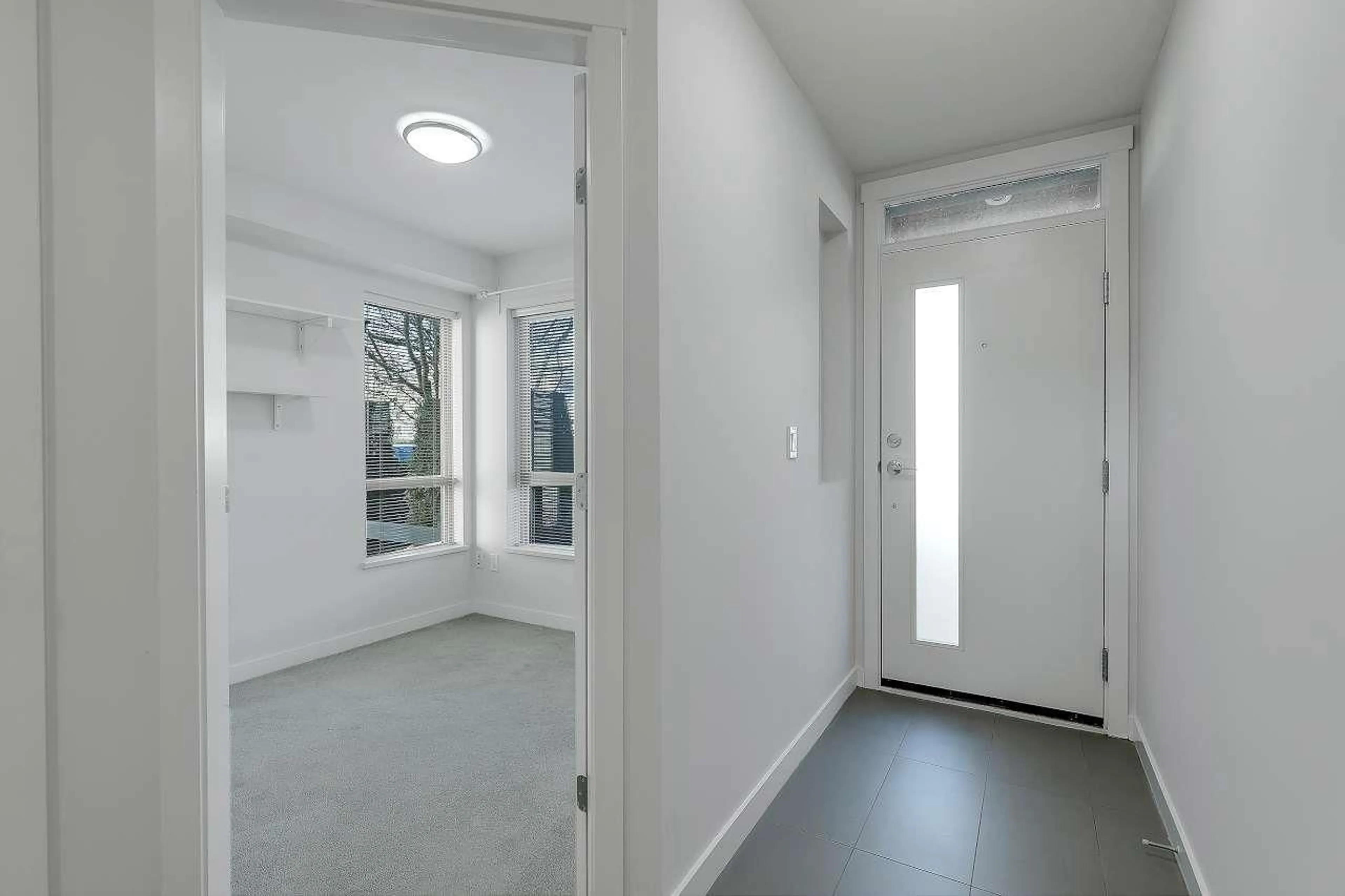 Indoor entryway for 7 - 8473 163RD STREET, Surrey British Columbia V4N6M7