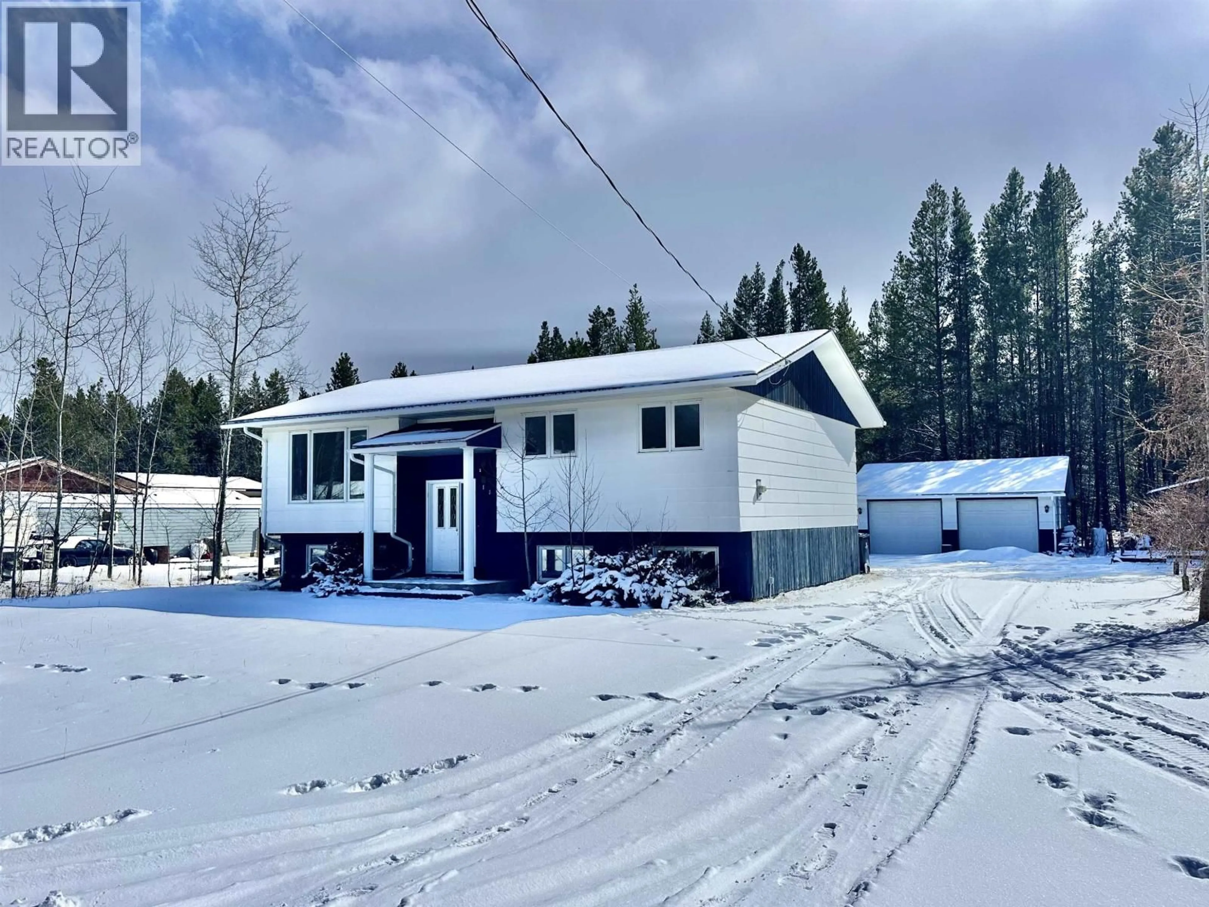 A pic from outside/outdoor area/front of a property/back of a property/a pic from drone, unknown for 1155 14TH AVENUE, Valemount British Columbia V0E2Z0
