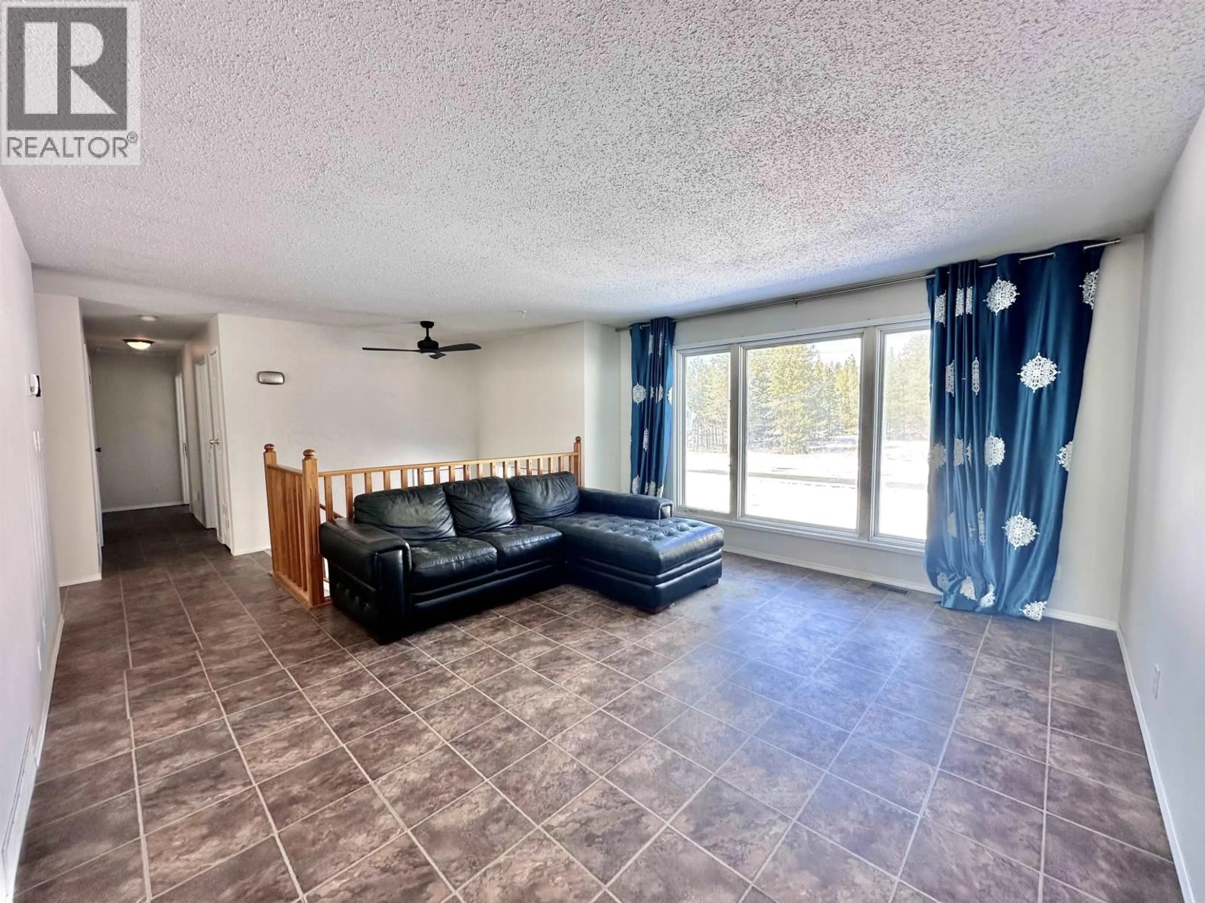 Living room with furniture, unknown for 1155 14TH AVENUE, Valemount British Columbia V0E2Z0