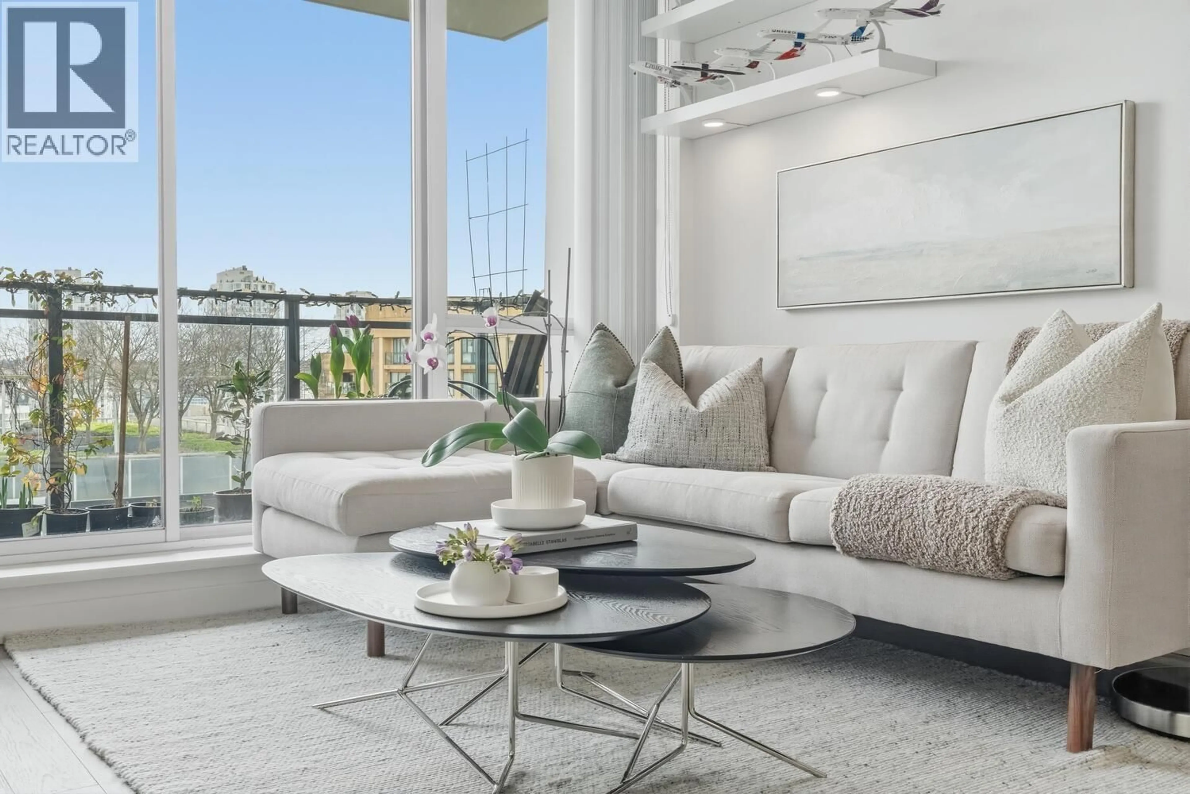 Living room with furniture, unknown for 1707 - 1082 SEYMOUR STREET, Vancouver British Columbia V6B1X9