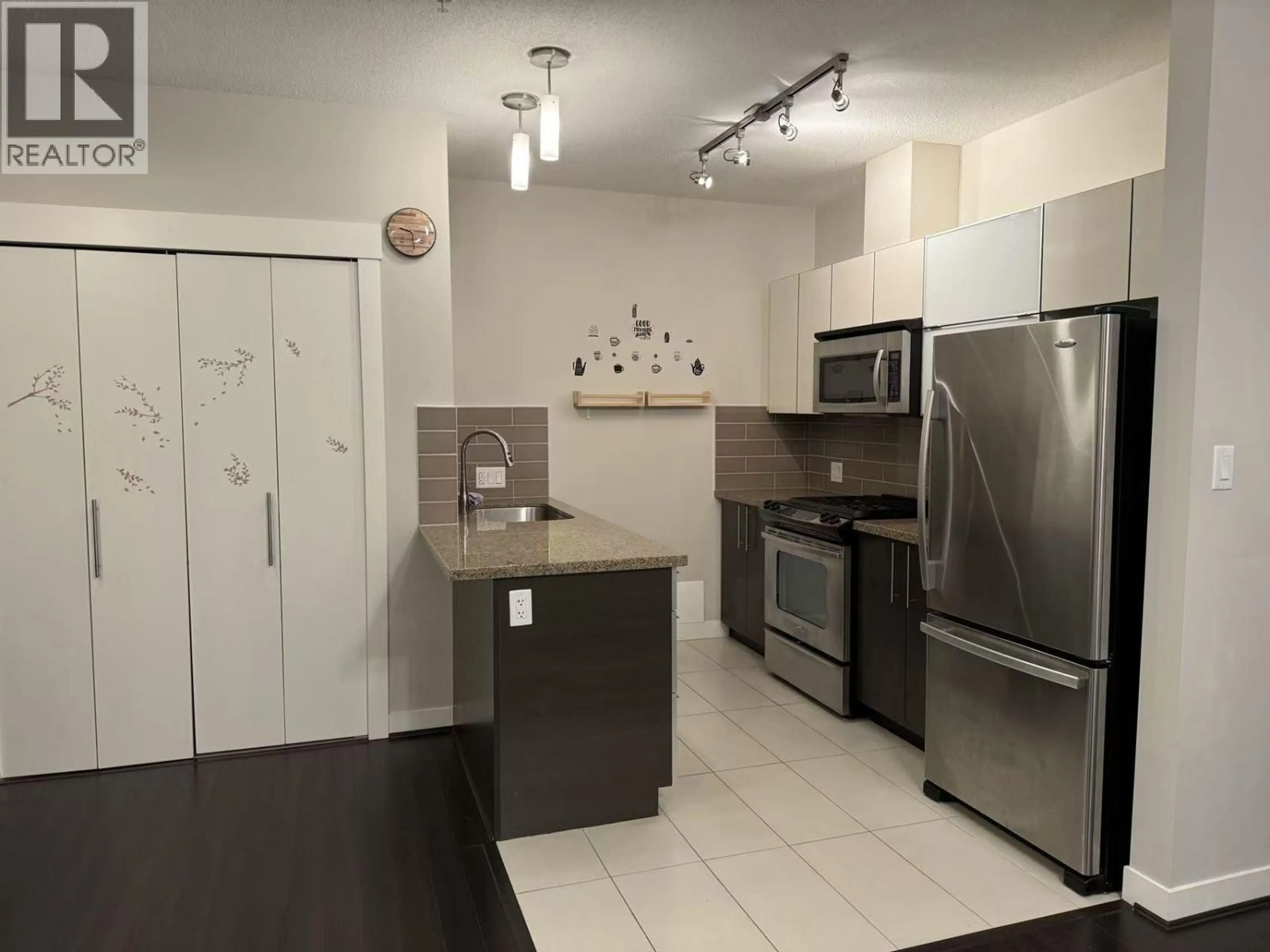 Standard kitchen, unknown for 3 - 6733 BUSWELL STREET, Richmond British Columbia V6Y0E3