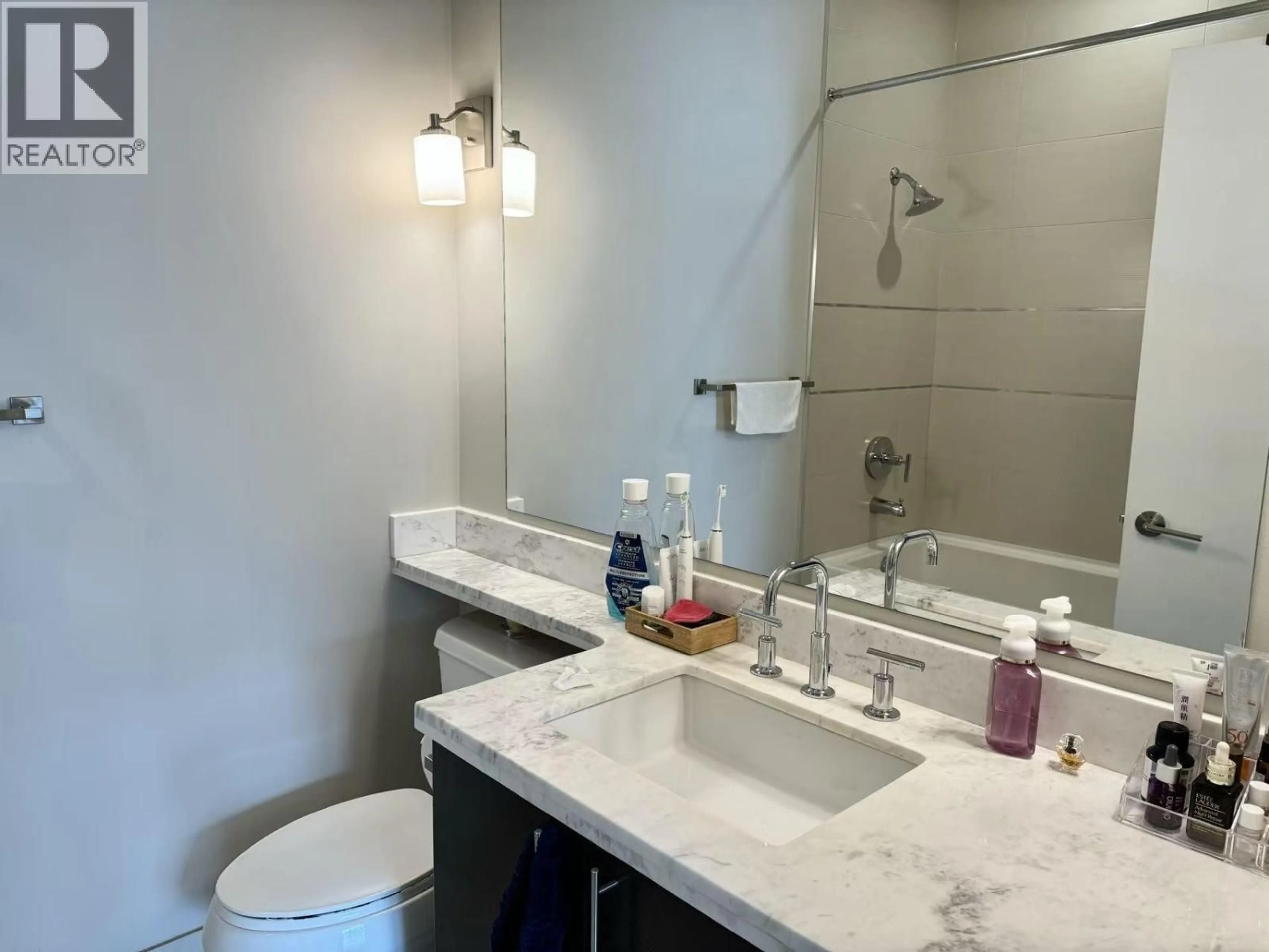 Contemporary bathroom, ceramic/tile floor for 3 - 6733 BUSWELL STREET, Richmond British Columbia V6Y0E3