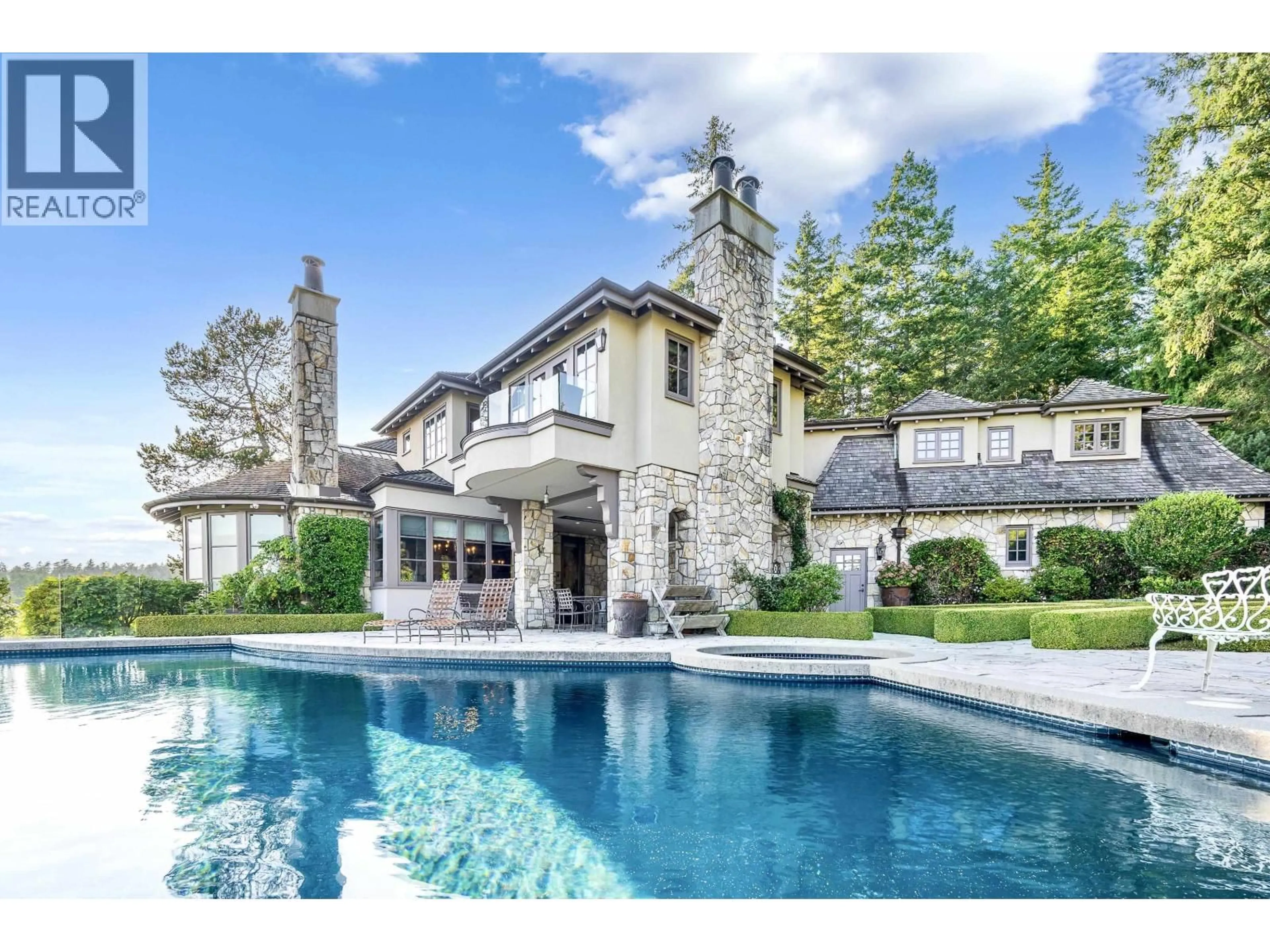 Pool for 4672 CLOVELLY WALK, West Vancouver British Columbia V7W1H5