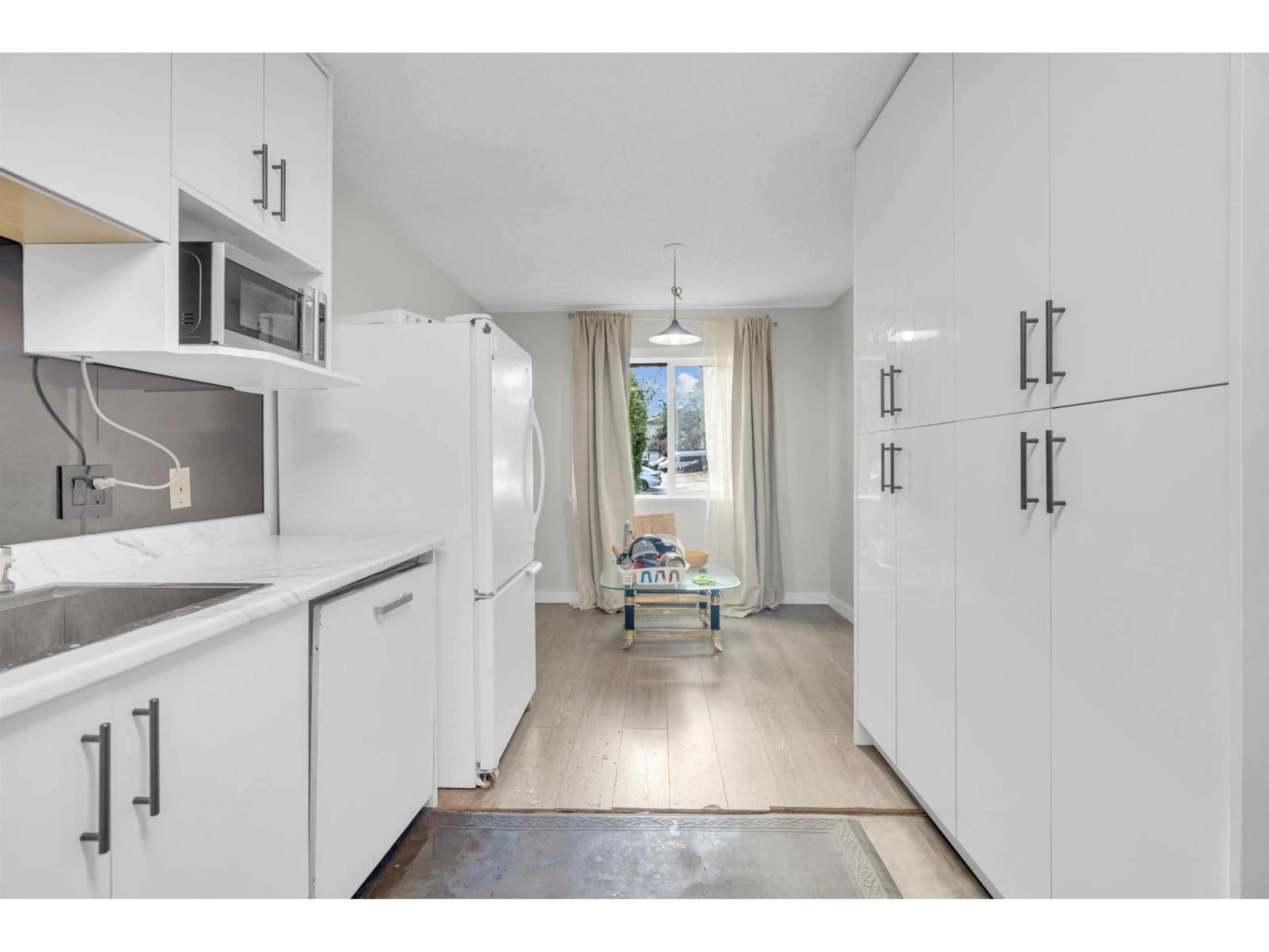 Unknown for 13335 70B AVENUE, Surrey British Columbia V3W7Z3