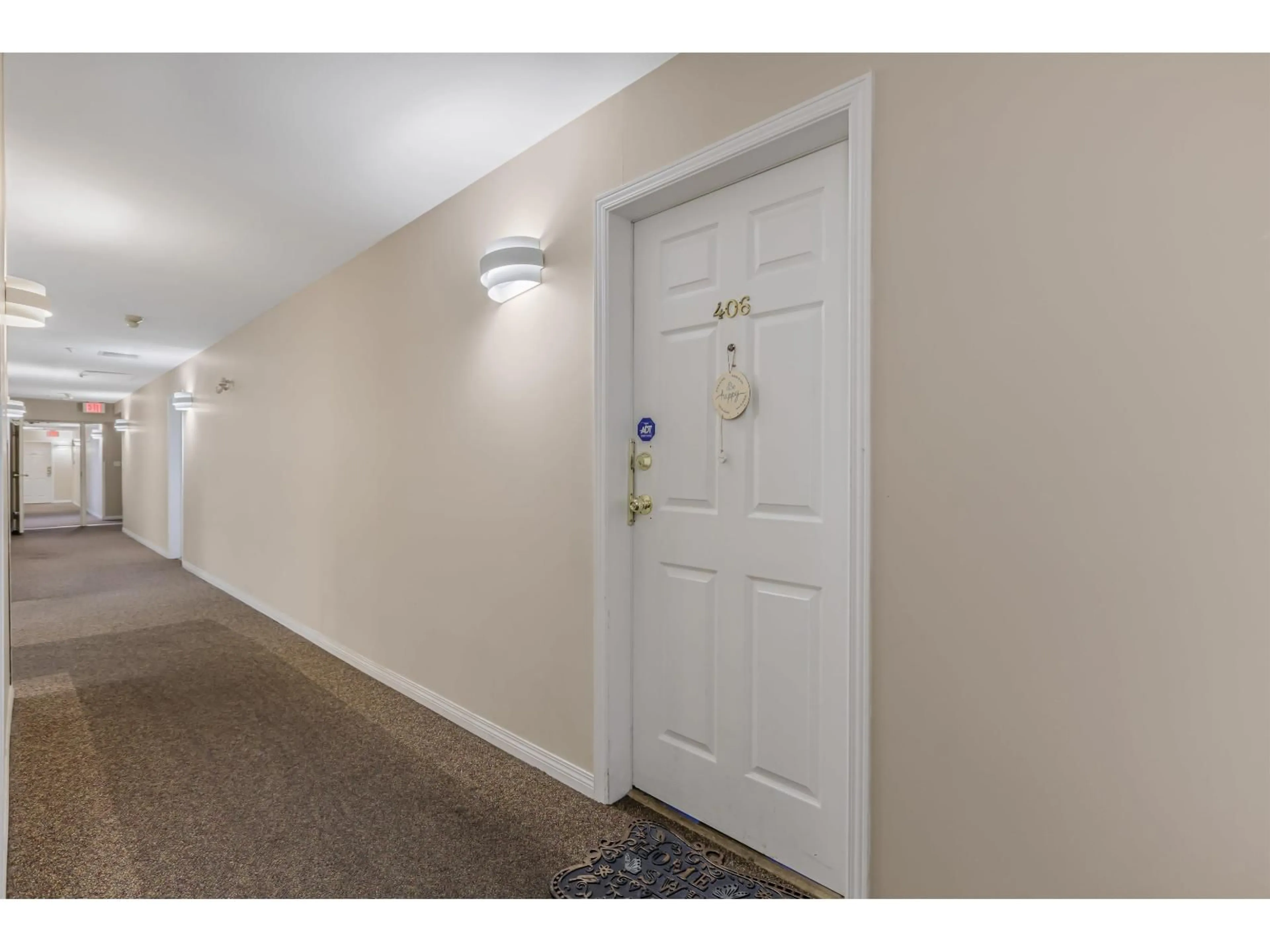 Indoor foyer for 406 - 13727 74 AVENUE, Surrey British Columbia V3W0M7