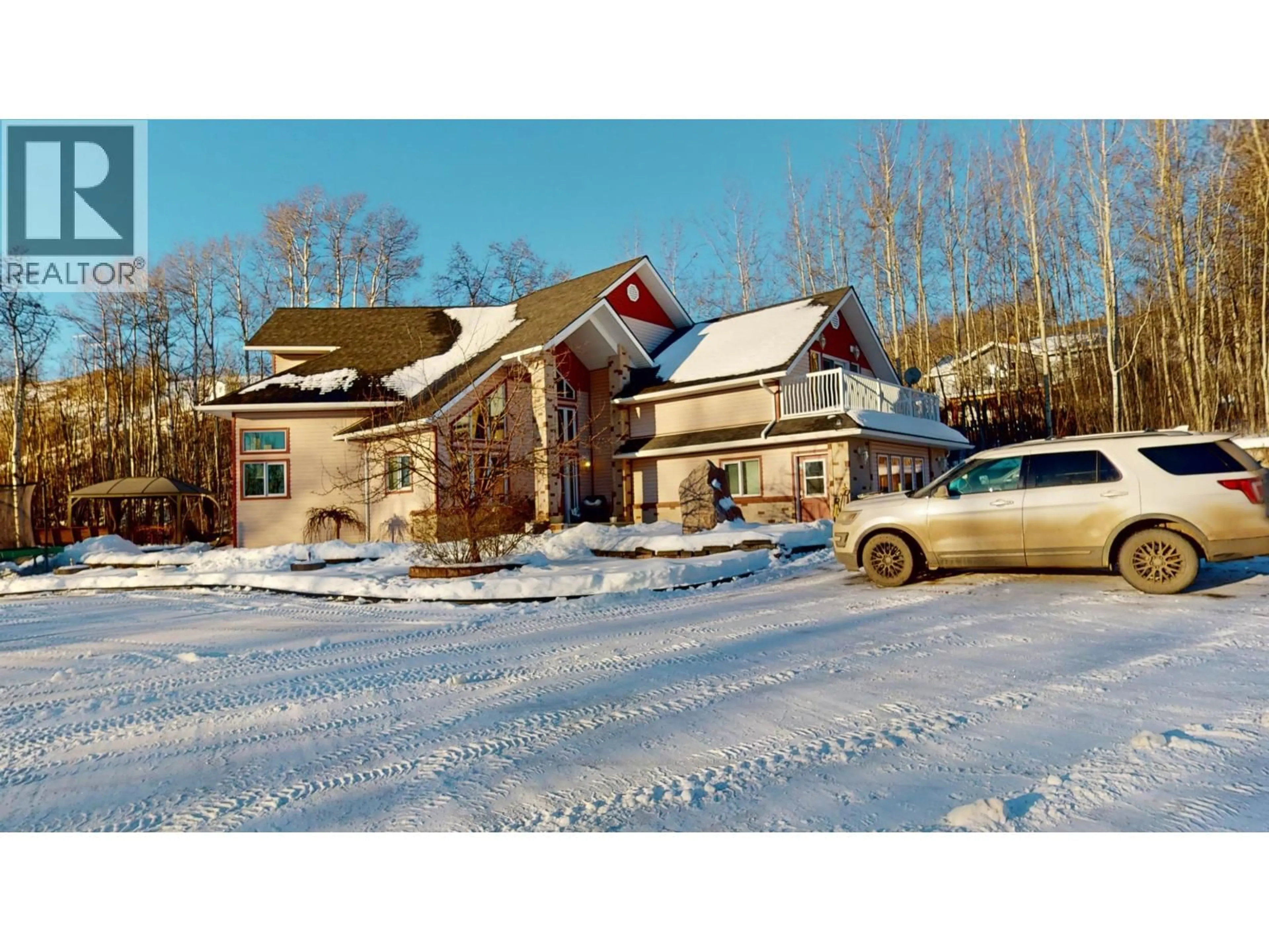 A pic from outside/outdoor area/front of a property/back of a property/a pic from drone, unknown for 10015 BIRCH AVENUE, Taylor British Columbia V0C2K0