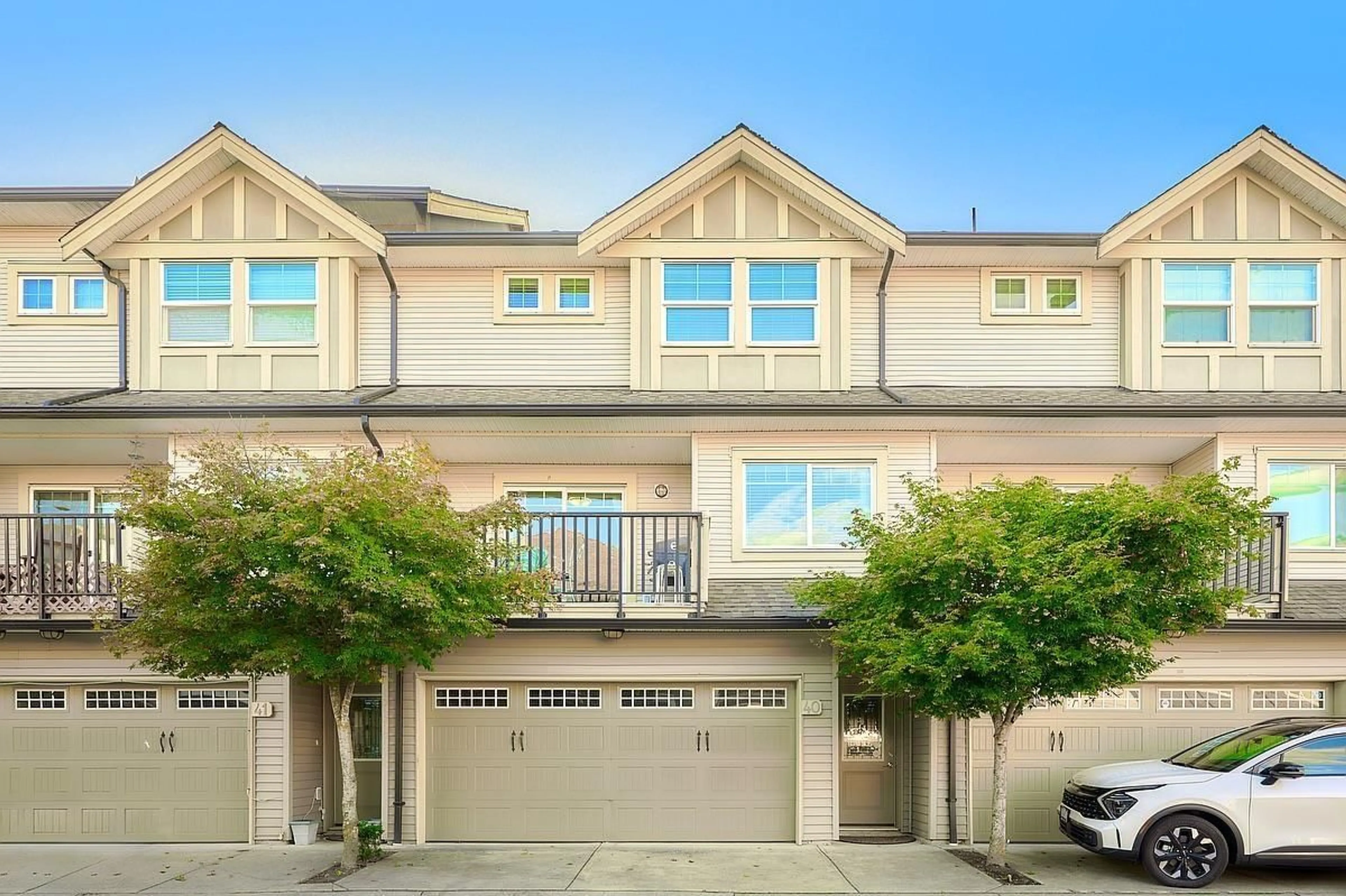 Home with vinyl exterior material, street for 40 - 8358 121A STREET, Surrey British Columbia V3W1T6