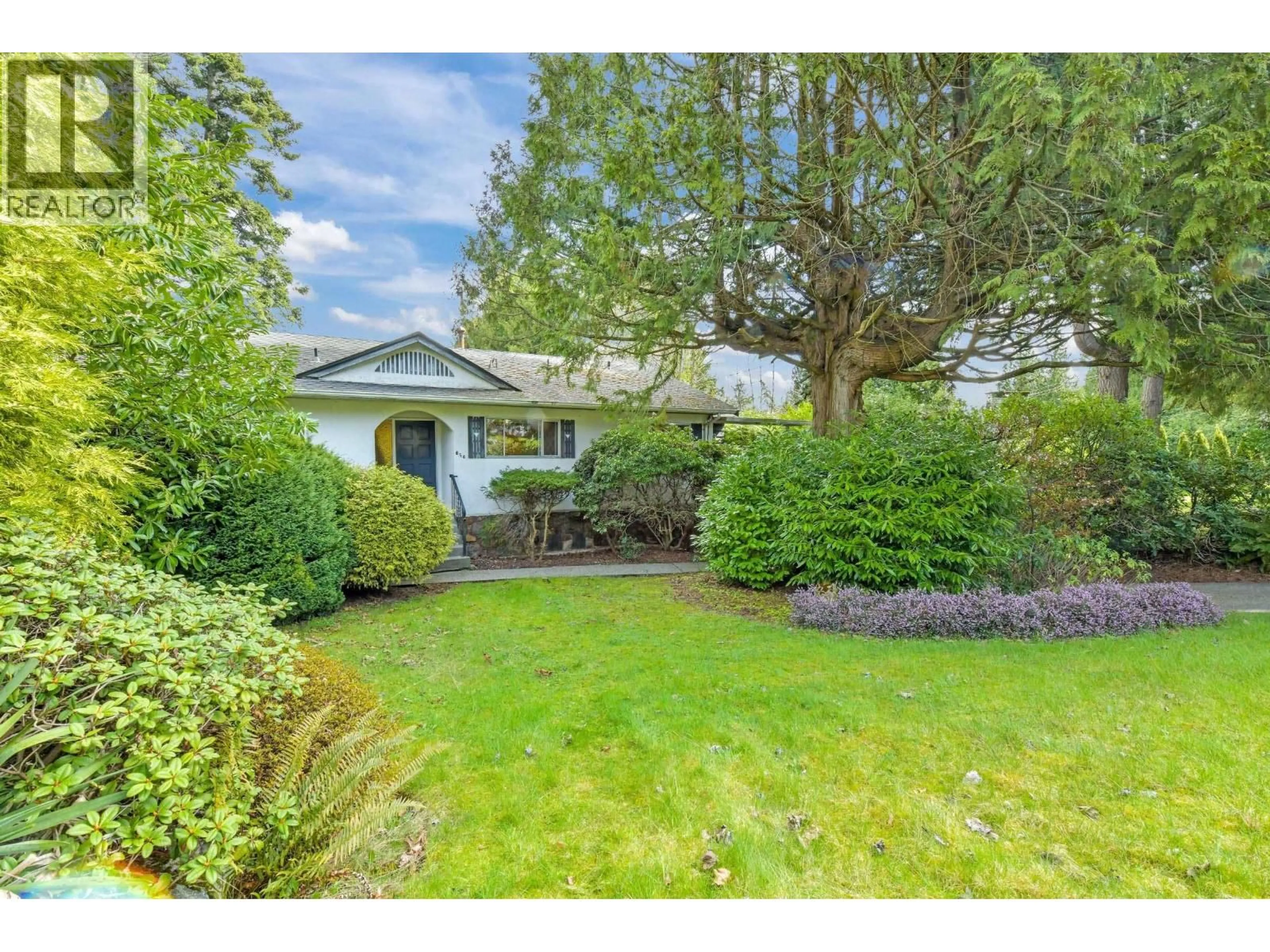 A pic from outside/outdoor area/front of a property/back of a property/a pic from drone, street for 854 GALE DRIVE, Tsawwassen British Columbia V4M2P5