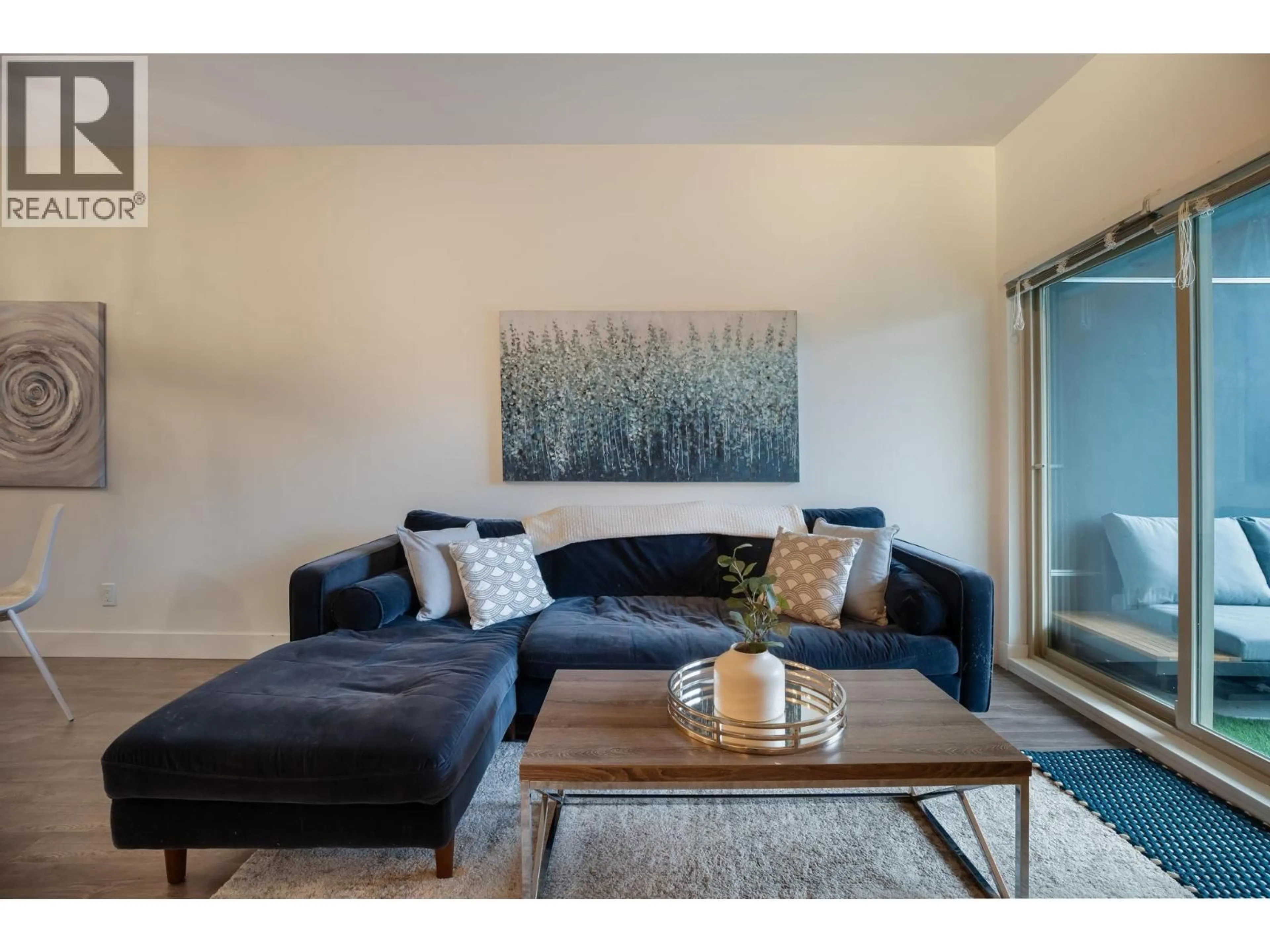 Living room with furniture, unknown for 405 - 2436 KELLY AVENUE, Port Coquitlam British Columbia V3C1Y4