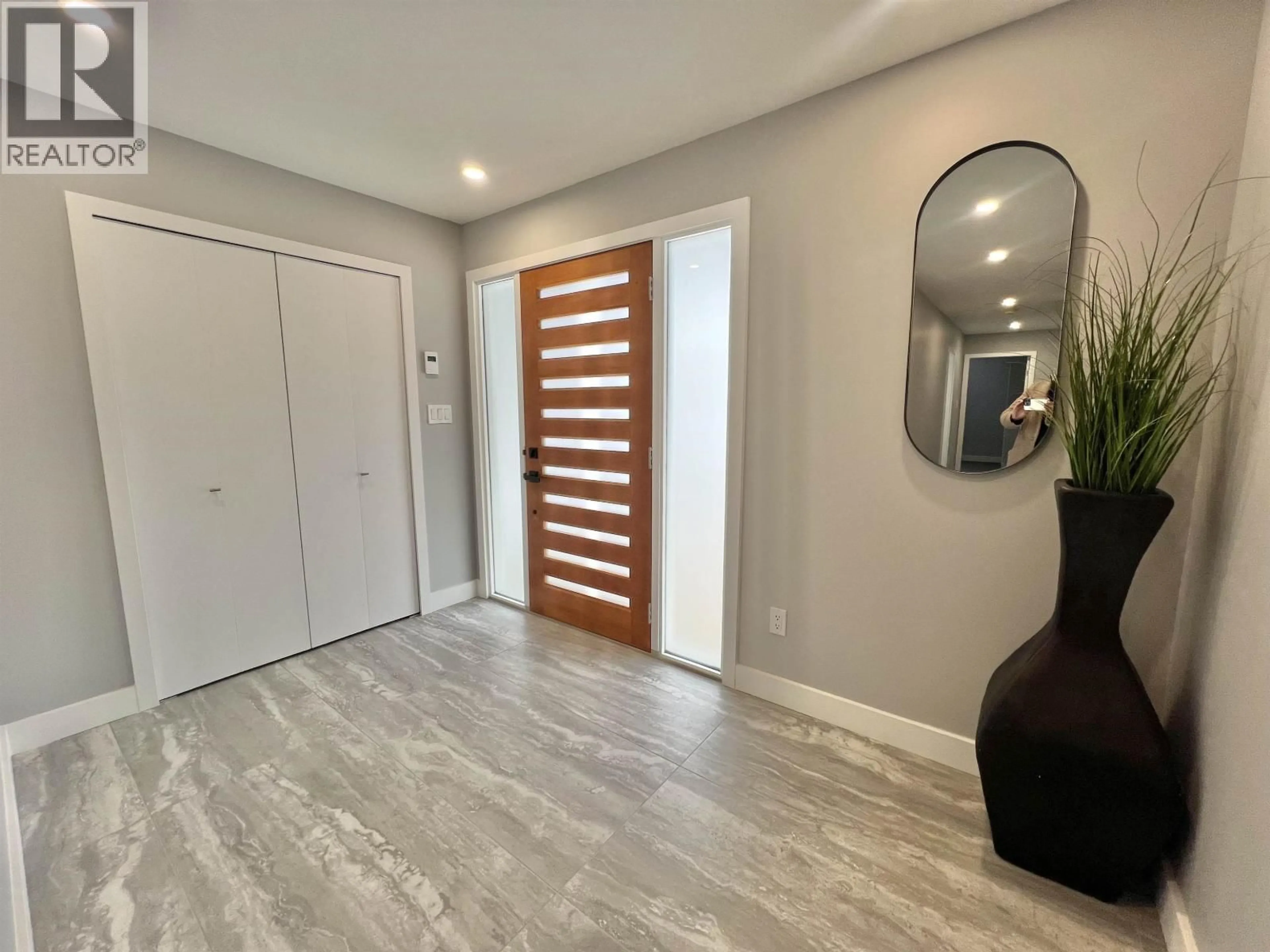 Indoor entryway for 1625 7 AVENUE, Prince Rupert British Columbia V8J2K4