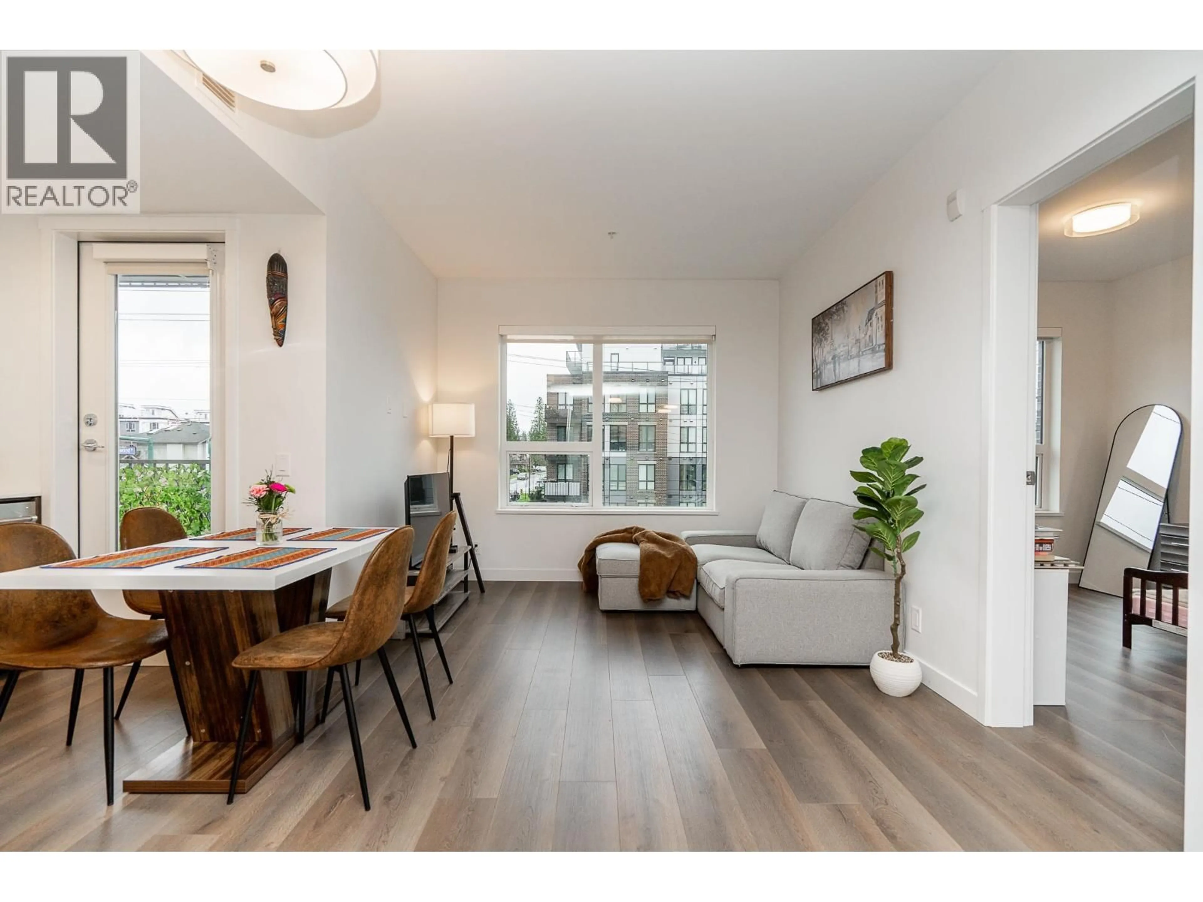 Unknown for 304 - 645 COMO LAKE AVENUE, Coquitlam British Columbia V3J0N9