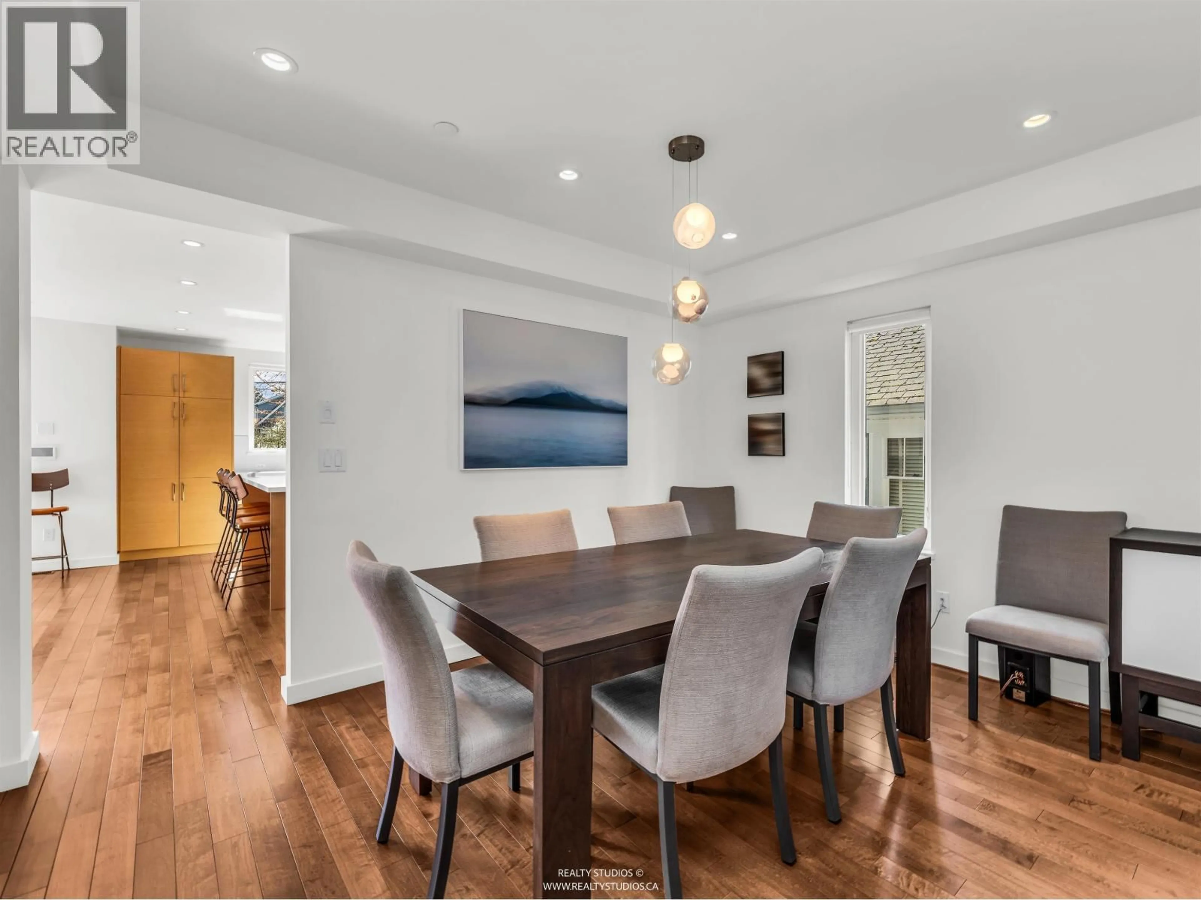 Dining room, wood/laminate floor for 132 22ND AVENUE, Vancouver British Columbia V5Y2G1
