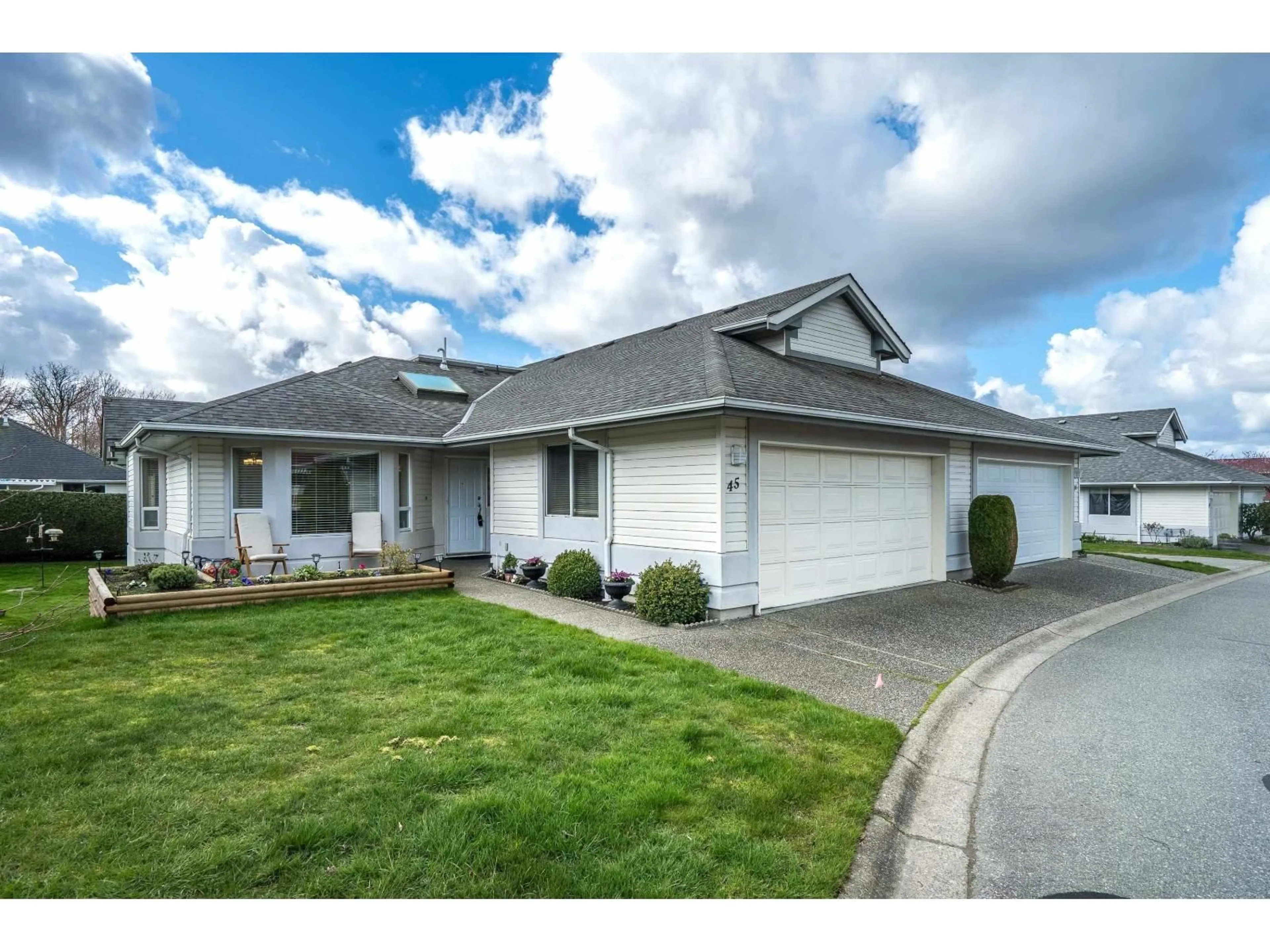 Home with vinyl exterior material, street for 45 - 31406 UPPER MACLURE ROAD, Abbotsford British Columbia V2T5L8