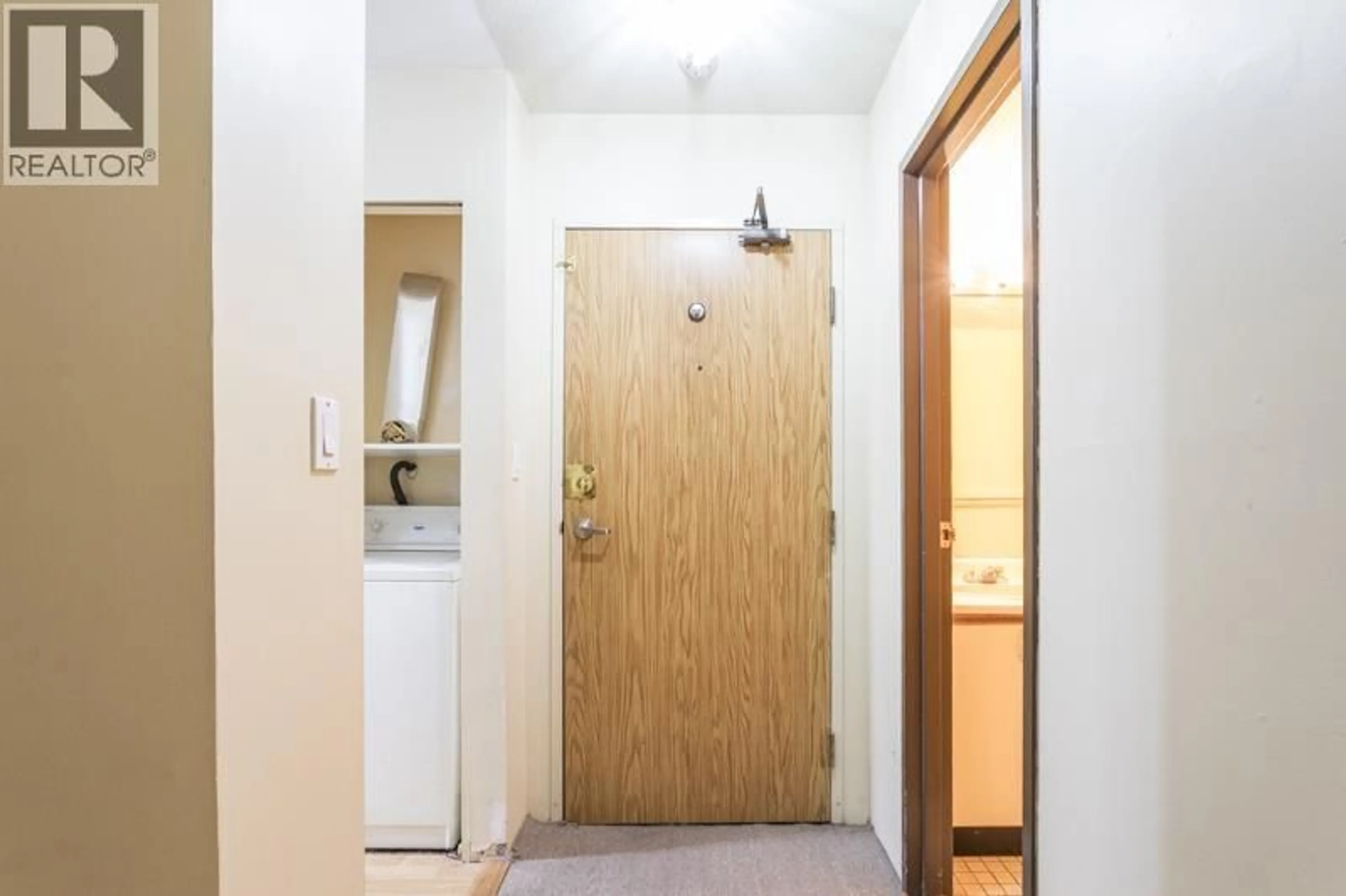 Indoor foyer for 114 - 7751 MINORU BOULEVARD, Richmond British Columbia V6Y3G7