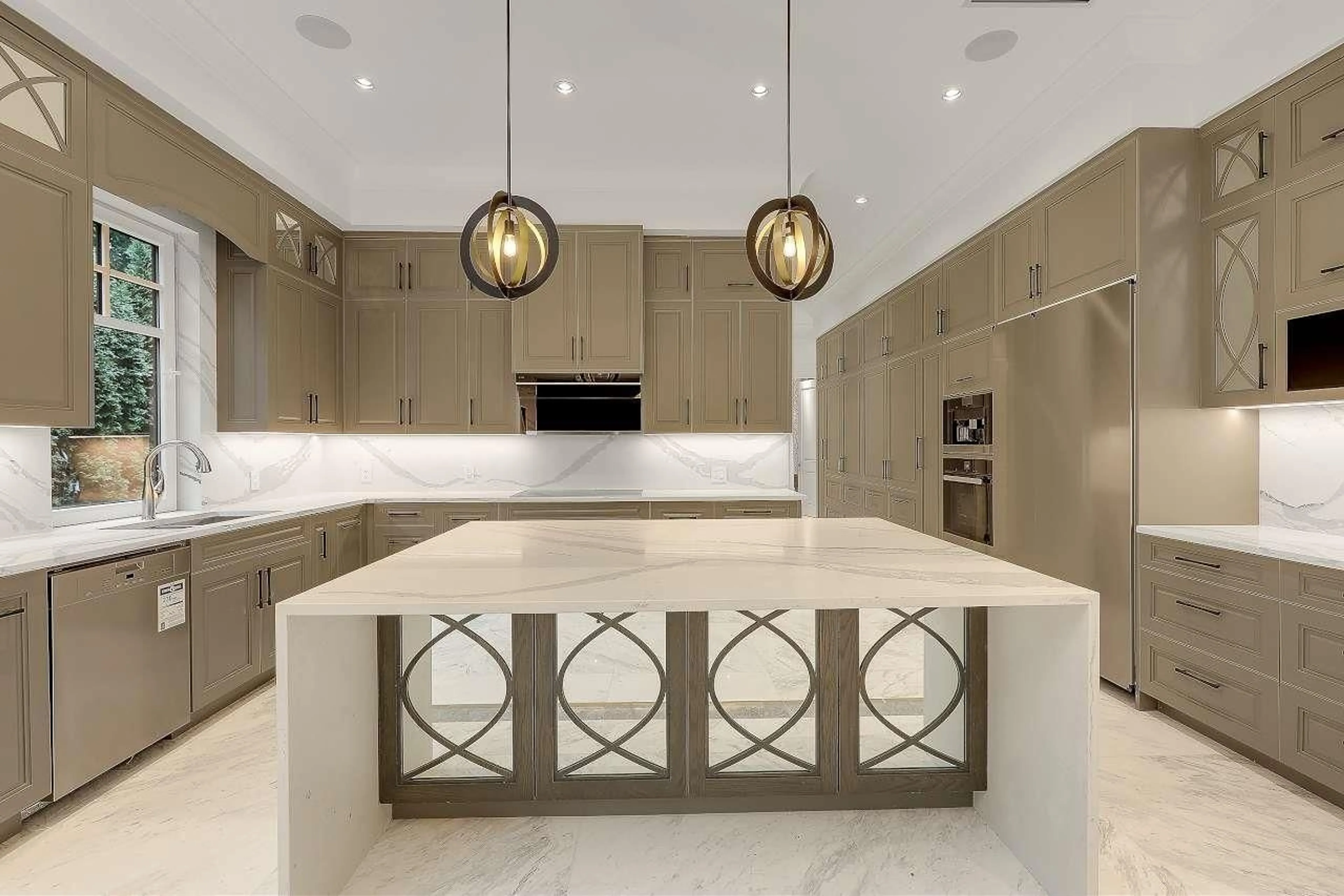 Contemporary kitchen, ceramic/tile floor for 2458 140 STREET, Surrey British Columbia V4P2C6