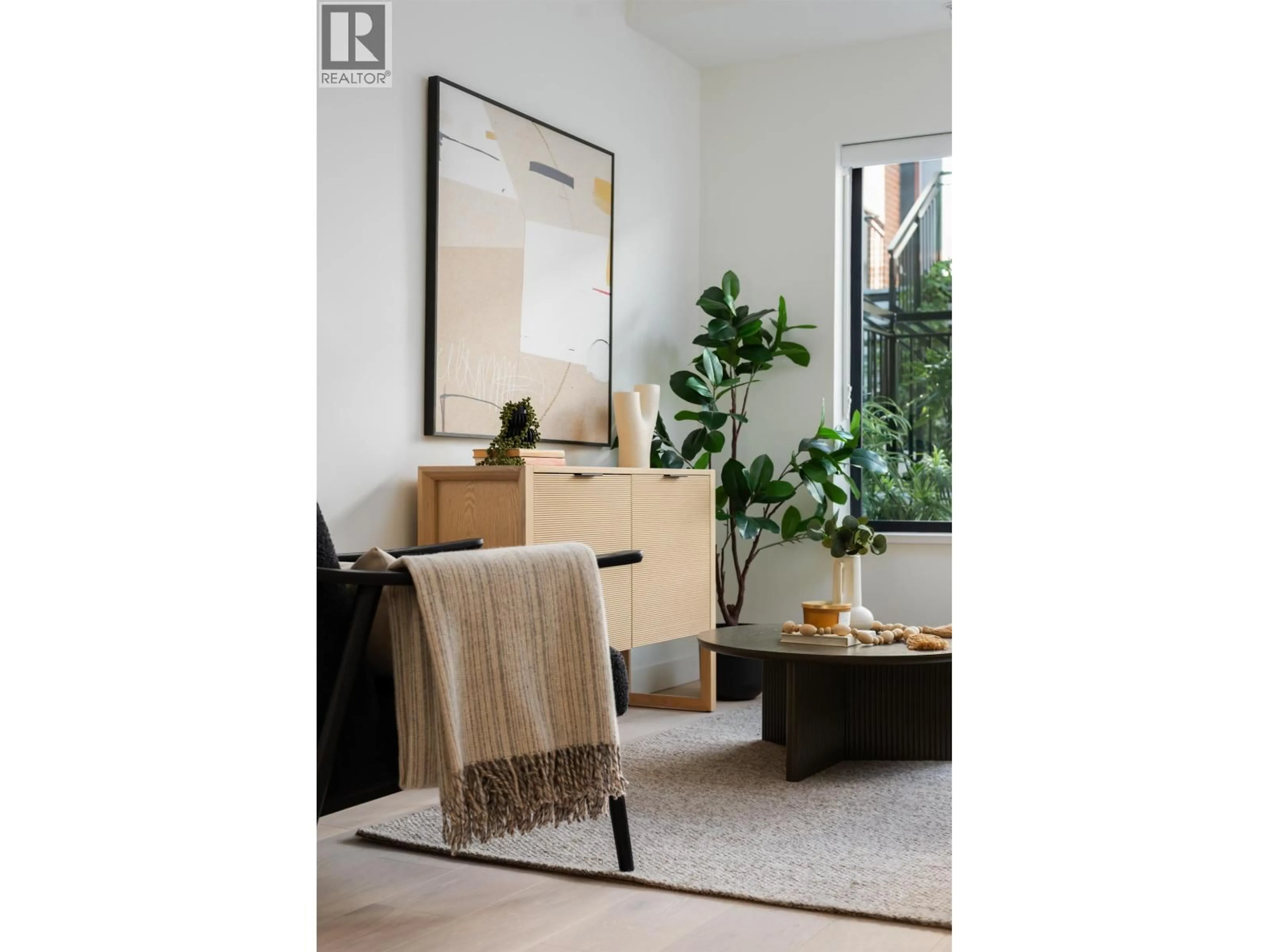 Indoor entryway for 162 - 479 28TH AVENUE, Vancouver British Columbia V5Y0P2