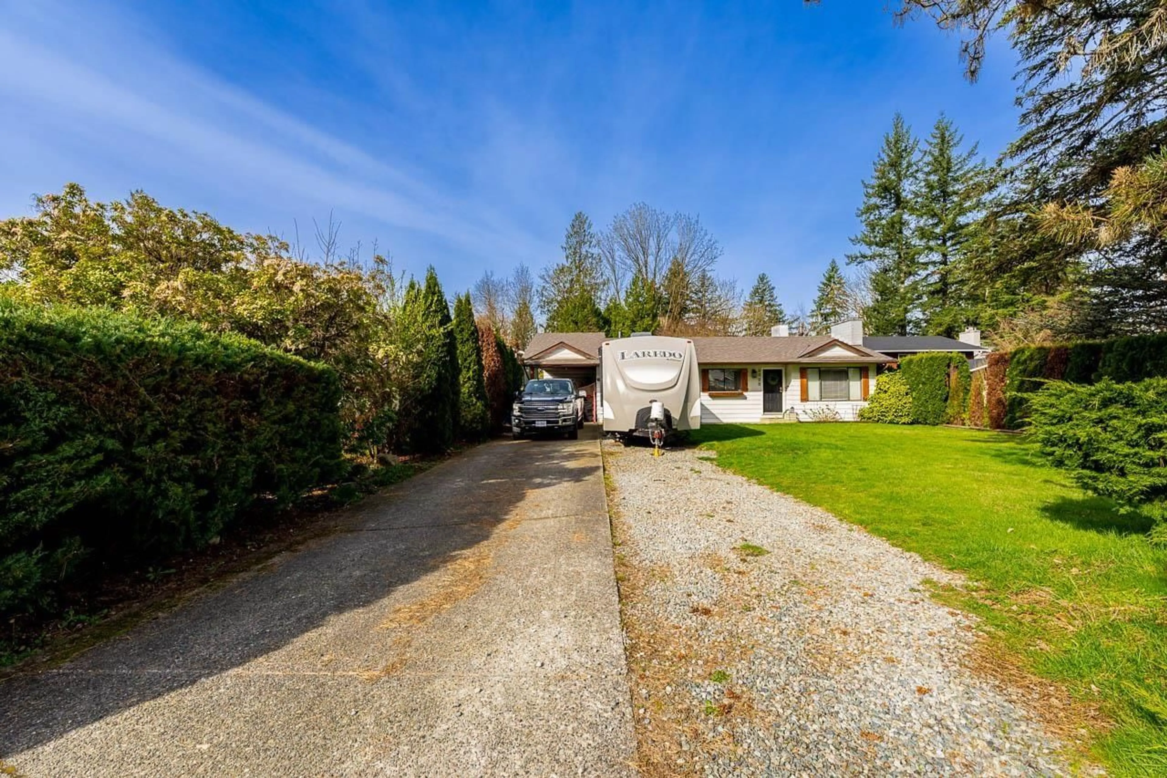 A pic from outside/outdoor area/front of a property/back of a property/a pic from drone, street for 3525 LATIMER STREET, Abbotsford British Columbia V2S5M9