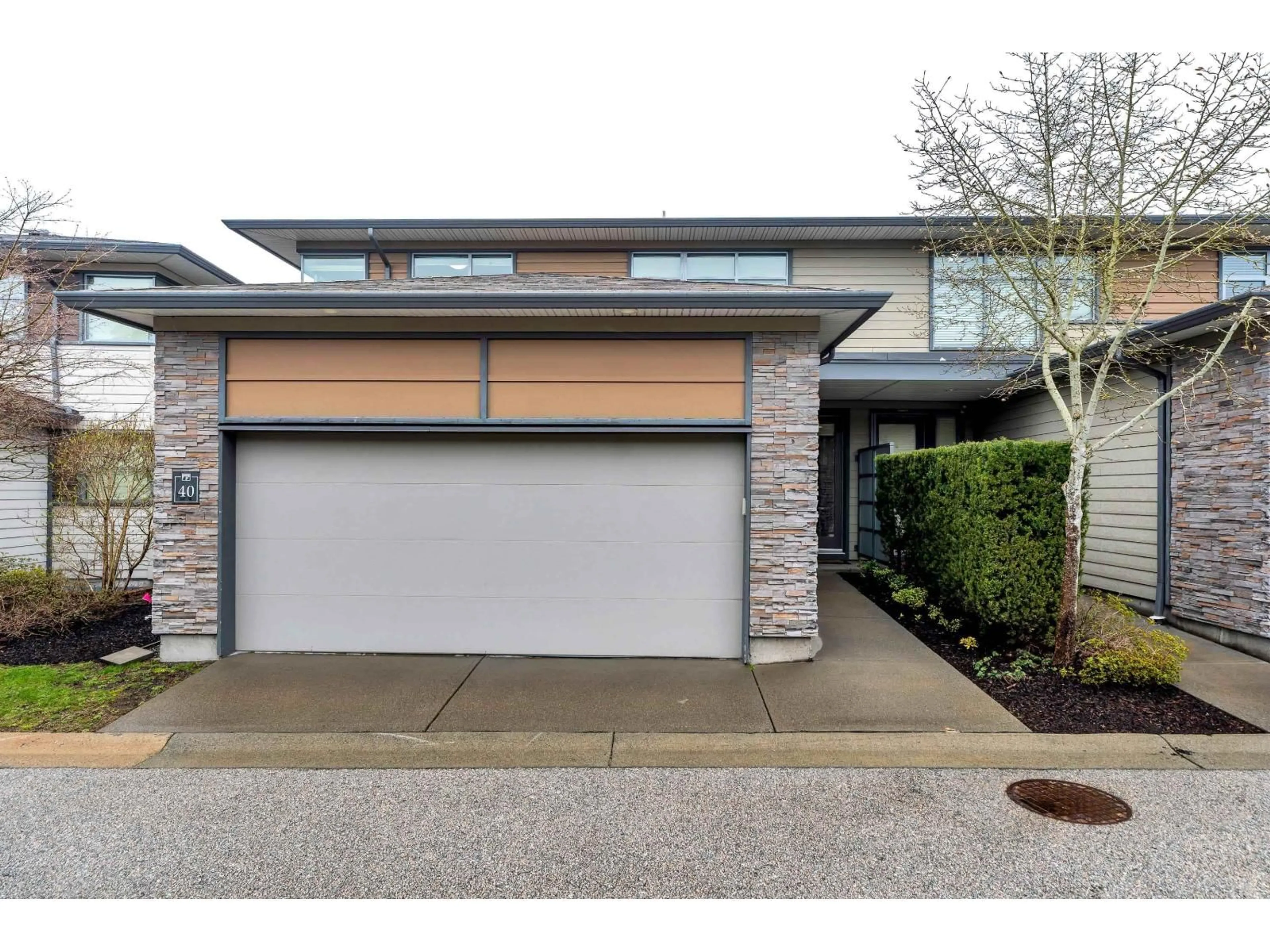 Indoor garage for 40 - 2603 162 STREET, Surrey British Columbia V3Z2L4