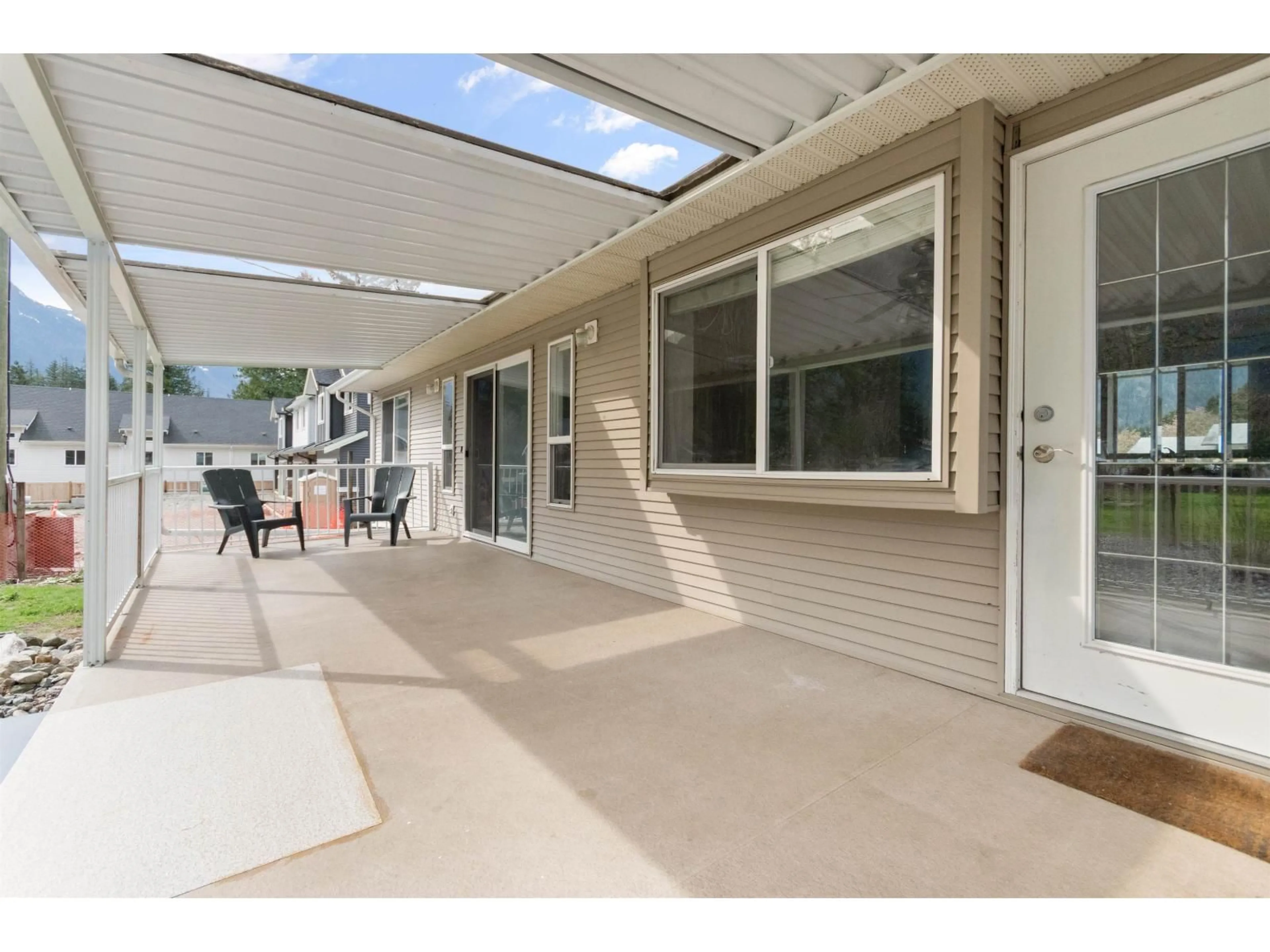 Patio, unknown for 574 PARK STREET, Hope British Columbia V0X1L0