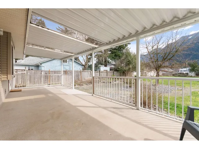 574 PARK STREET, Hope 5