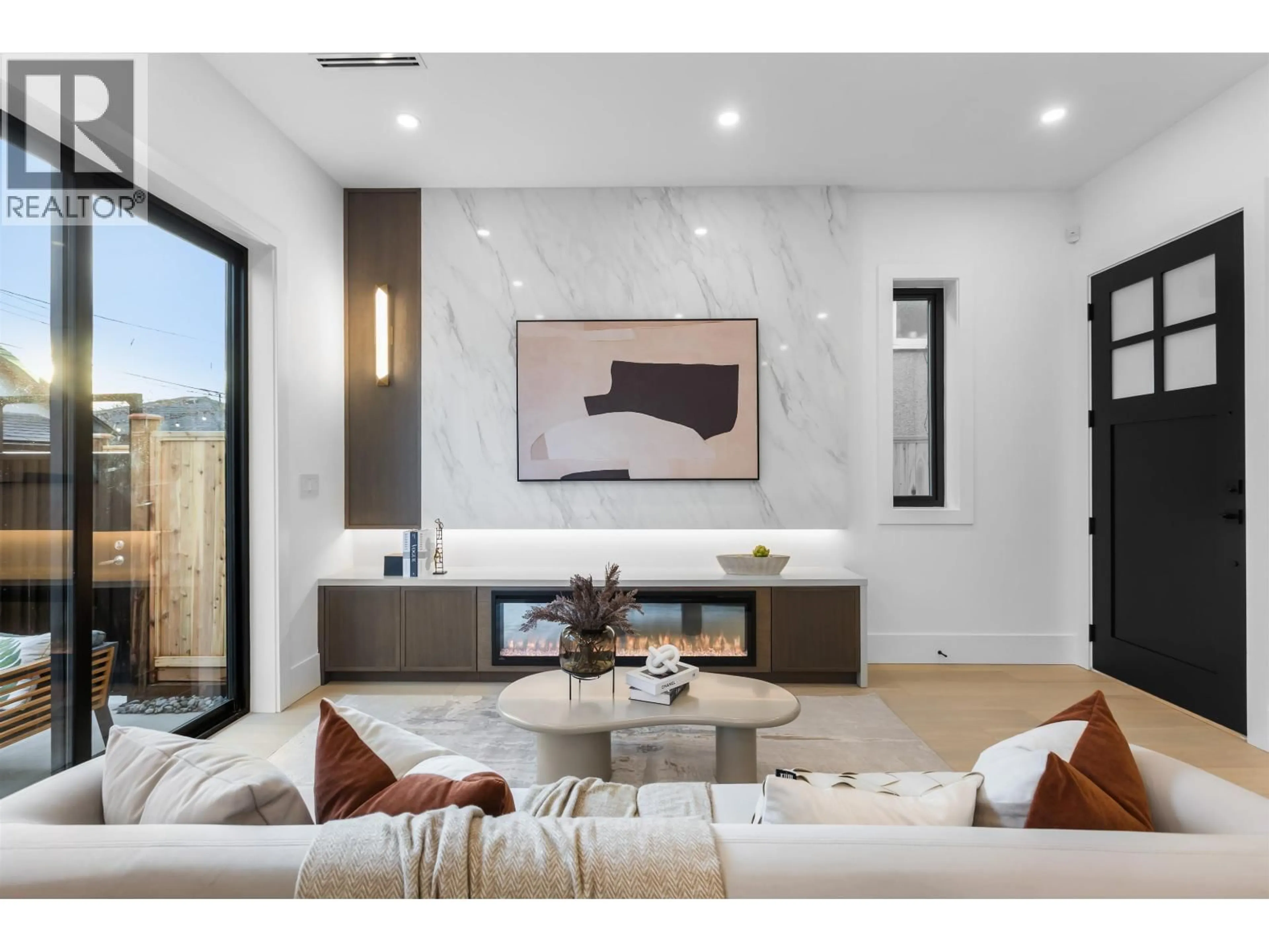 Living room with furniture, unknown for 2 - 546 46TH AVENUE, Vancouver British Columbia V5W2A3