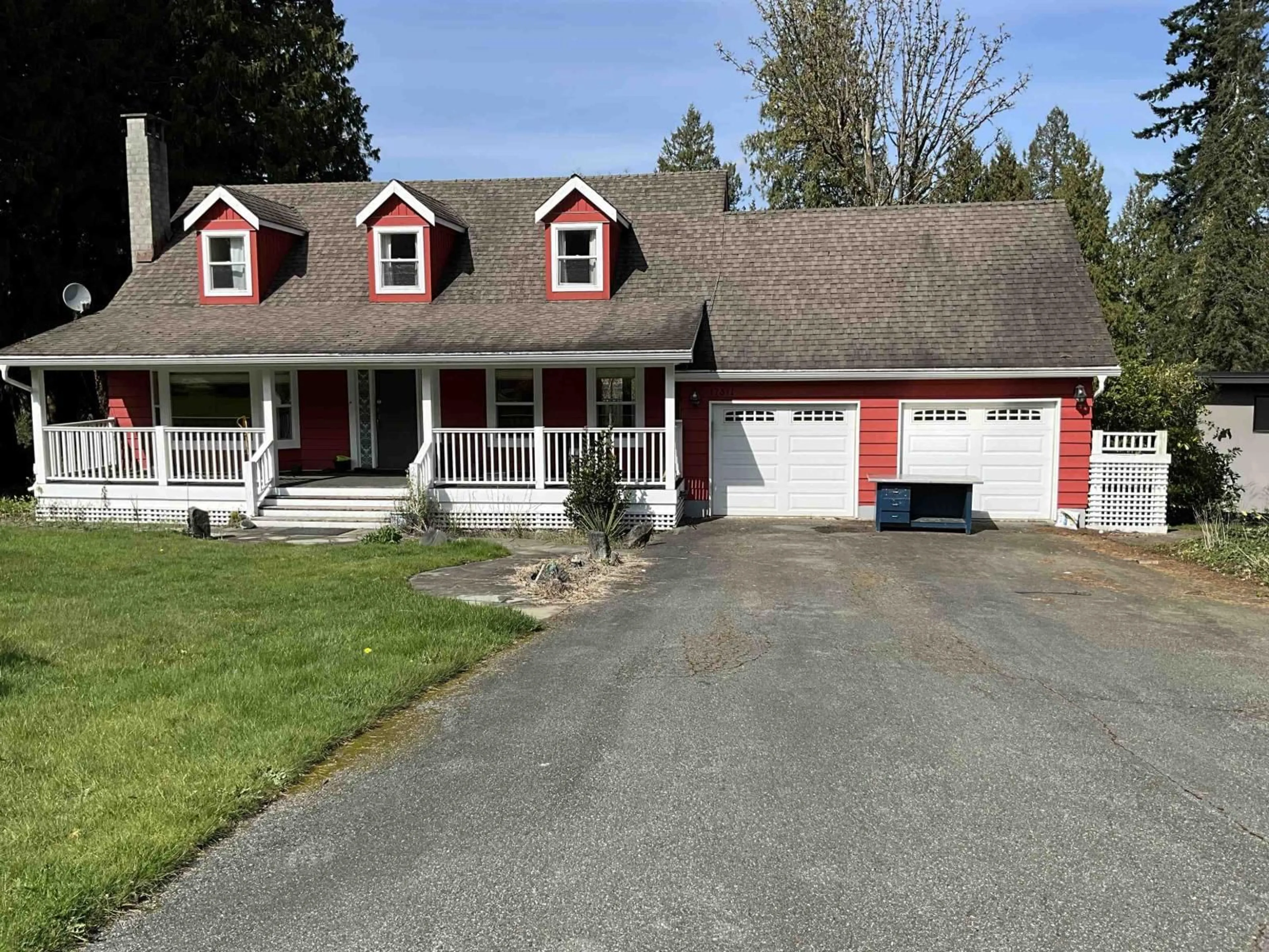 Home with vinyl exterior material, street for 17311 HILLVIEW PLACE, Surrey British Columbia V3Z0C3