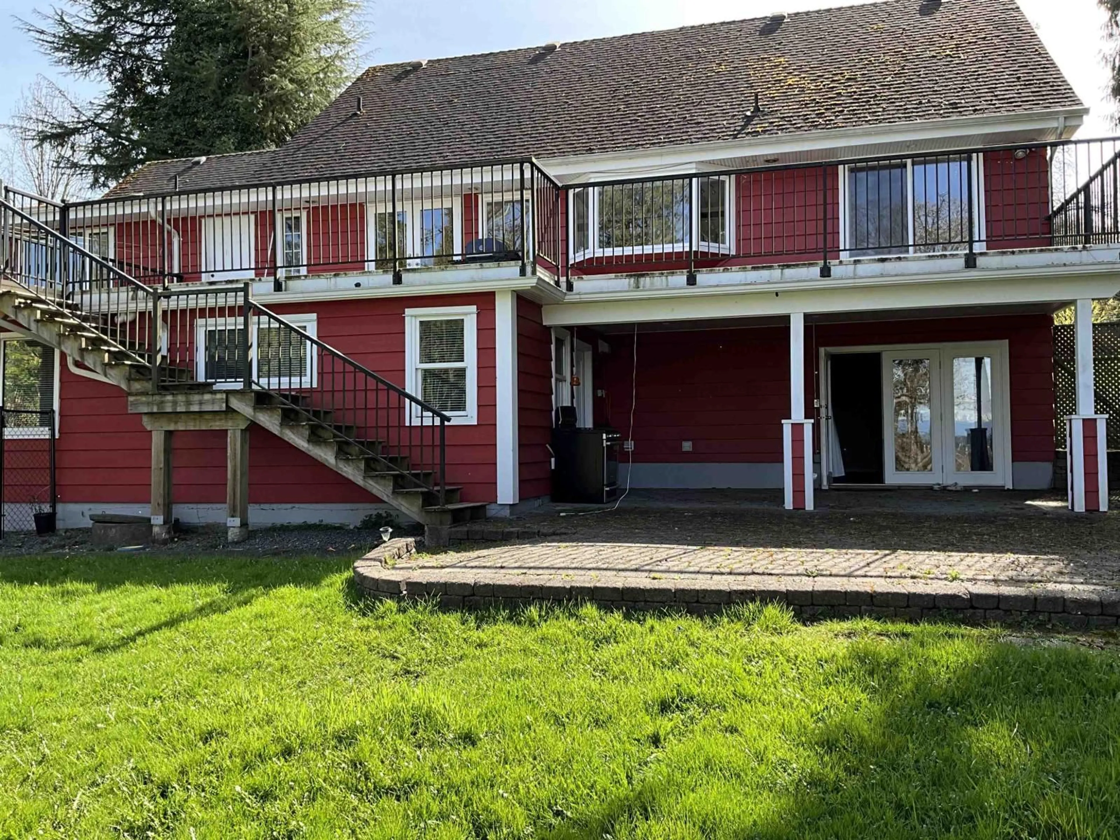 A pic from outside/outdoor area/front of a property/back of a property/a pic from drone, street for 17311 HILLVIEW PLACE, Surrey British Columbia V3Z0C3