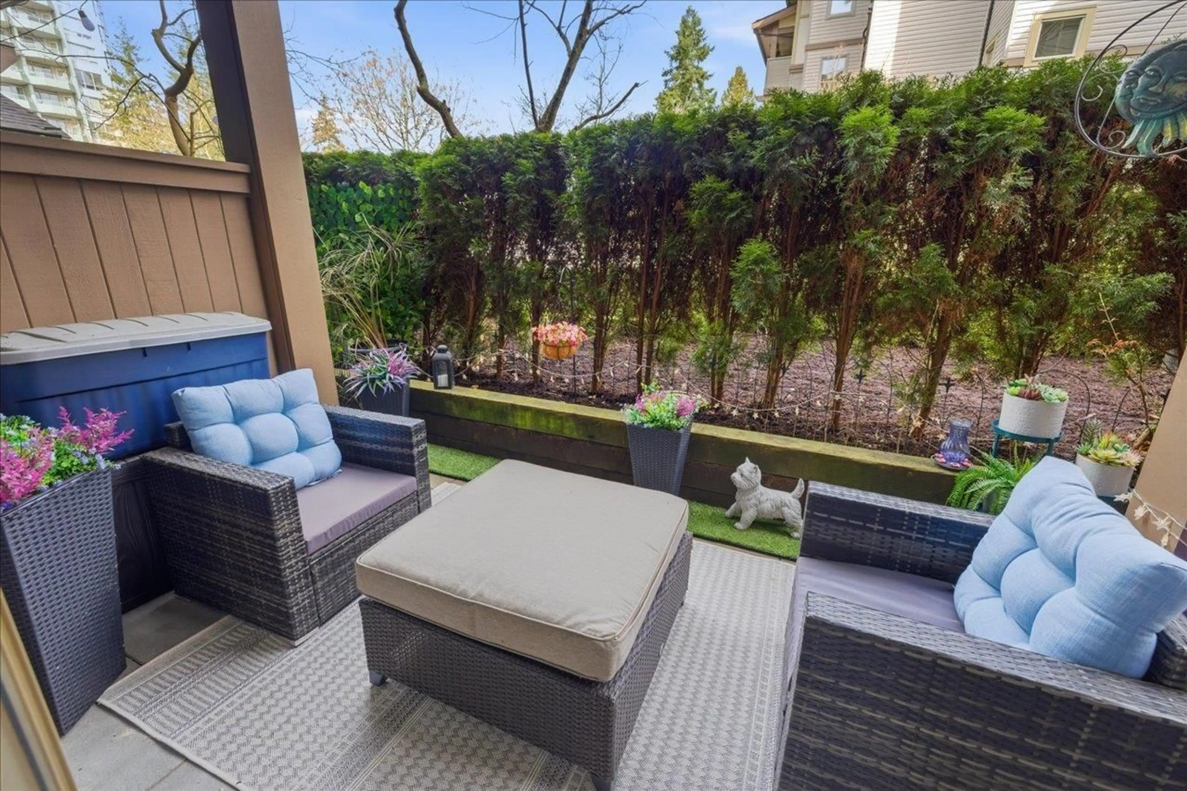 Patio, street for 111 - 10088 148TH STREET, Surrey British Columbia V3R3M9