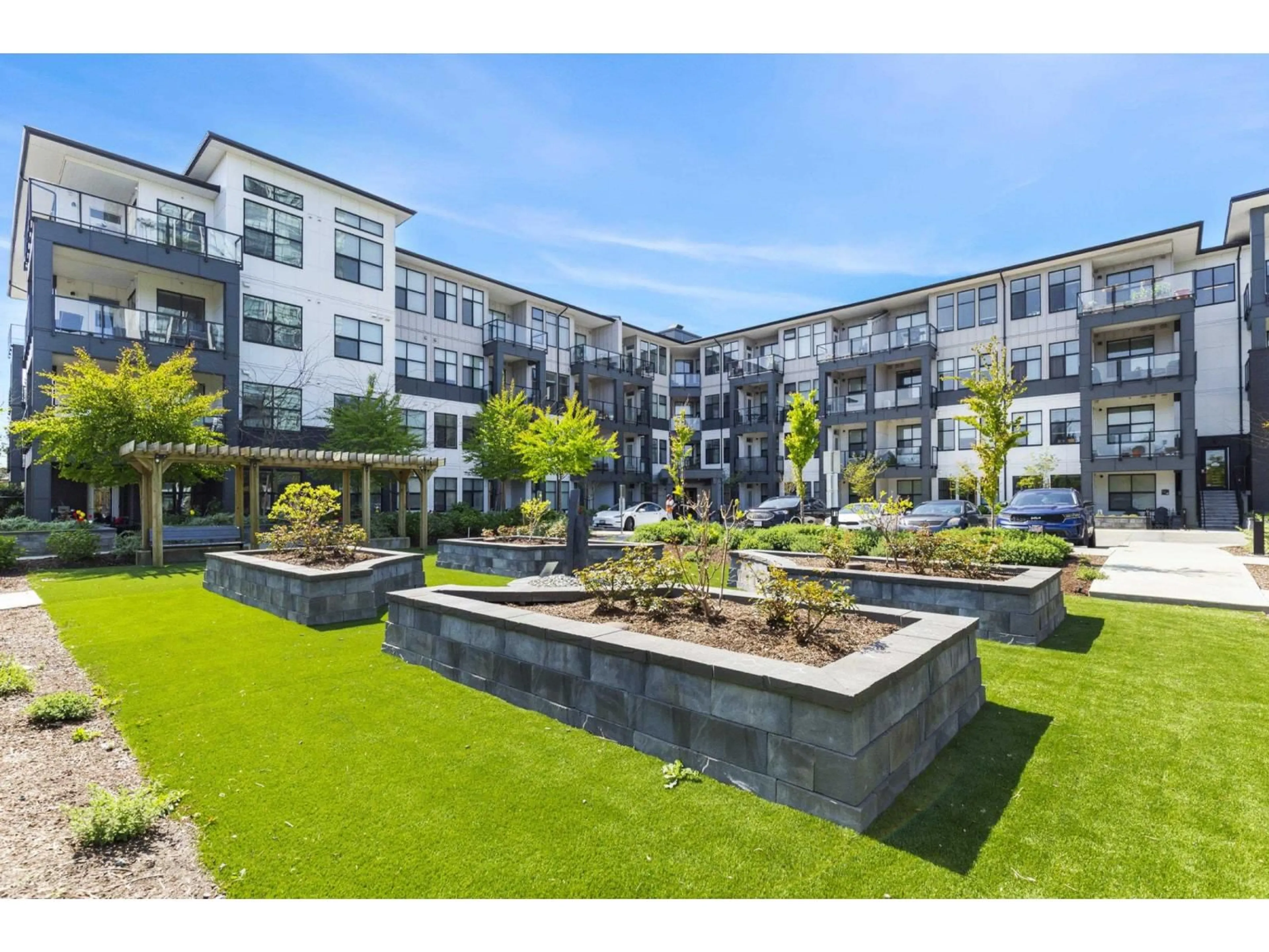 Patio, unknown for 104 - 2120 GLADWIN ROAD, Abbotsford British Columbia V2S0L7