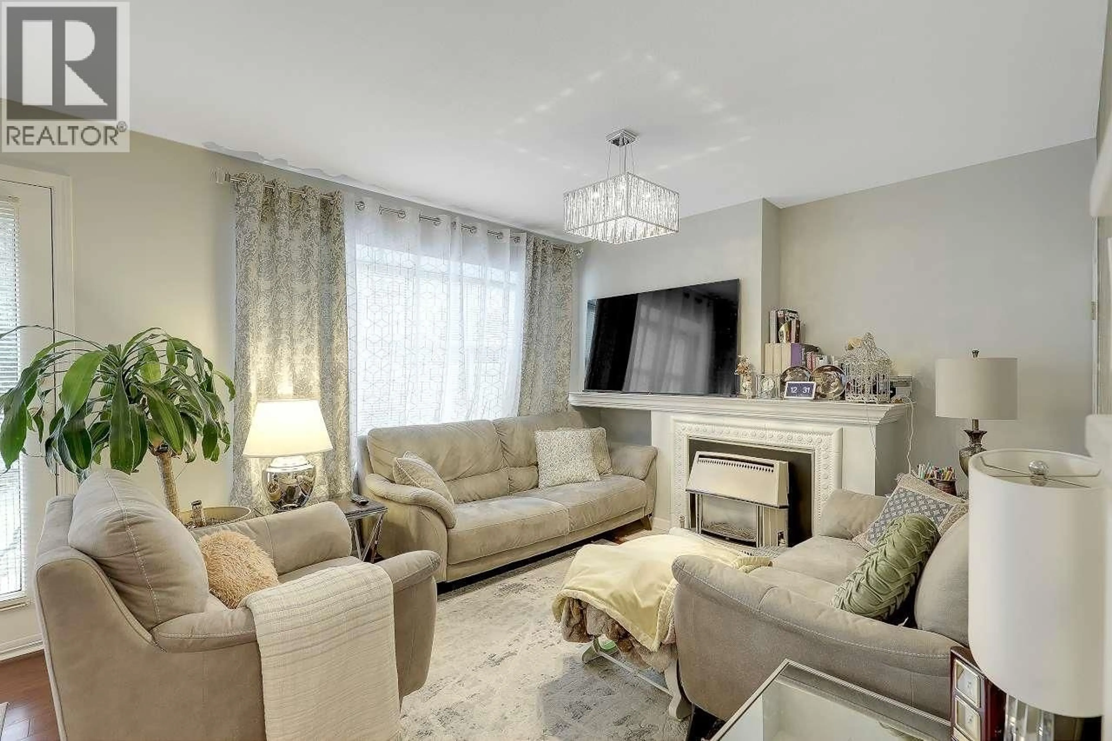 Living room with furniture, unknown for 82 - 12099 237 STREET, Maple Ridge British Columbia V4R2C3