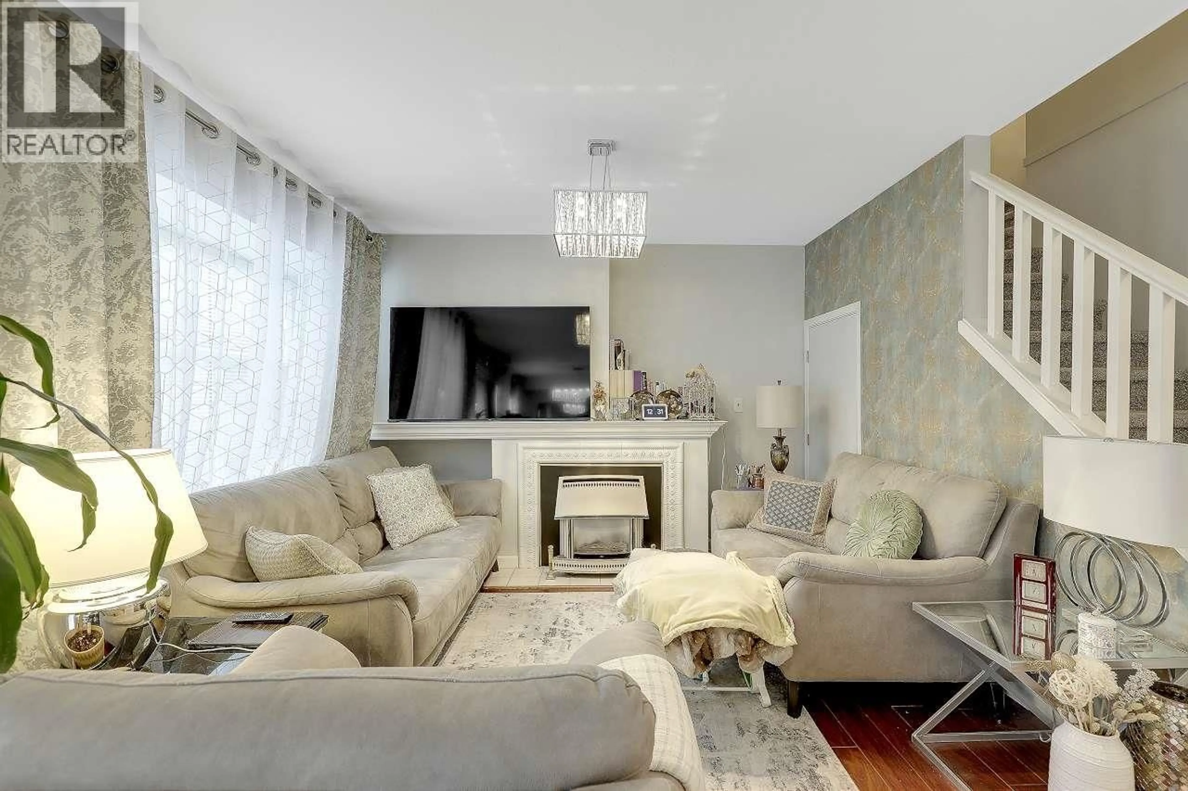 Living room with furniture, unknown for 82 - 12099 237 STREET, Maple Ridge British Columbia V4R2C3