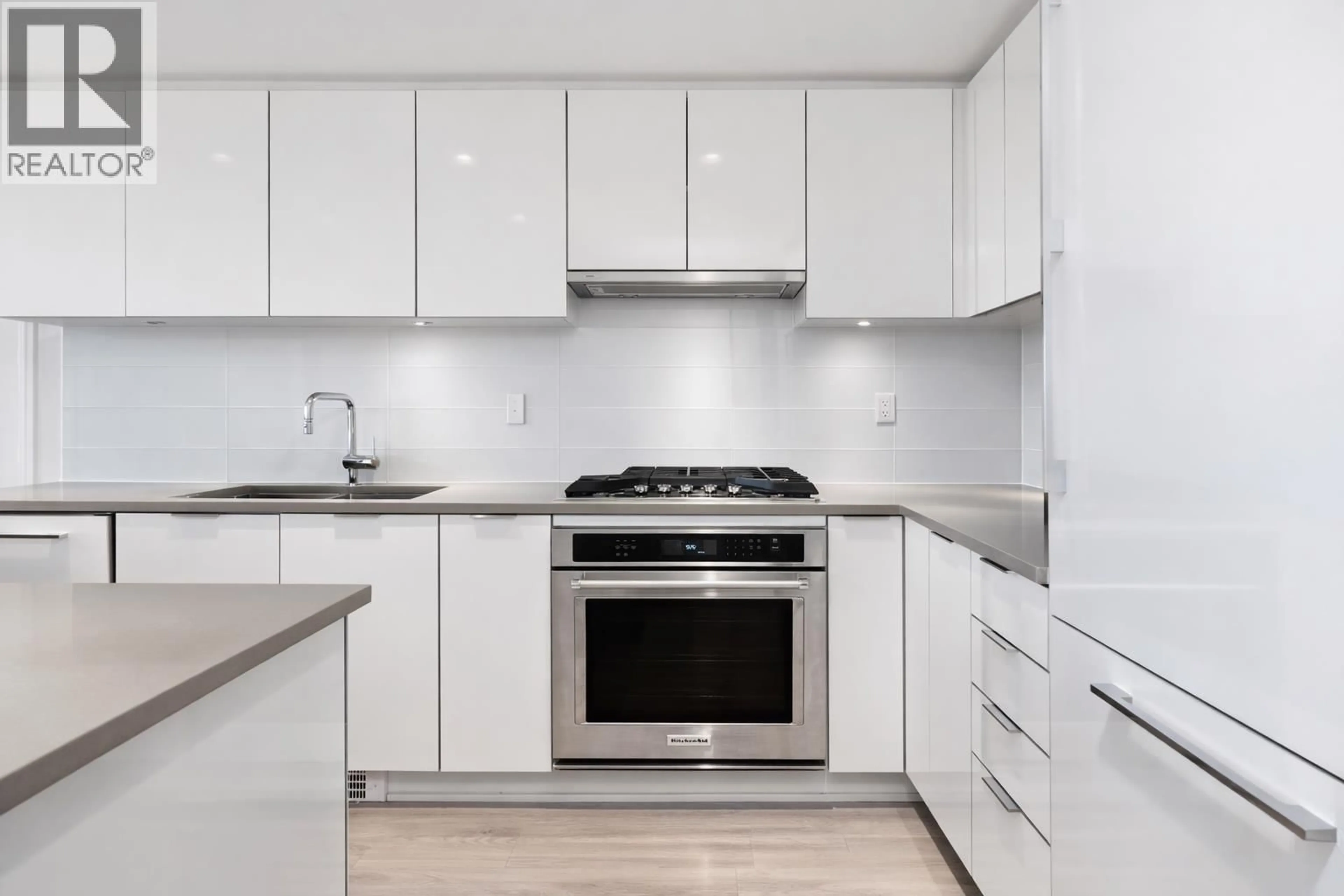 Standard kitchen, unknown for 606 - 2388 MADISON AVENUE, Burnaby British Columbia V5C0K8