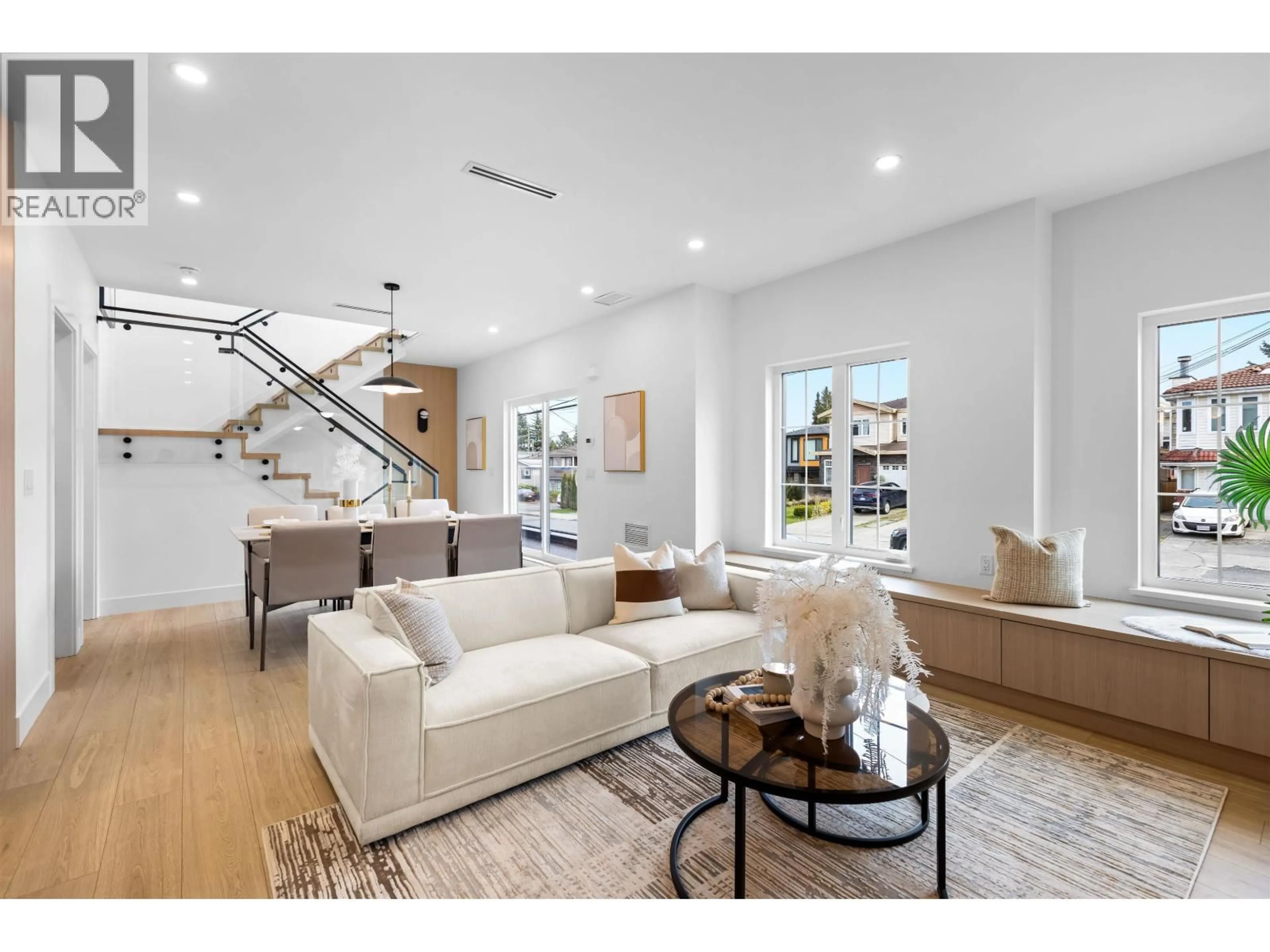 Living room with furniture, unknown for 2 - 7353 12TH AVENUE, Burnaby British Columbia V3N2J8