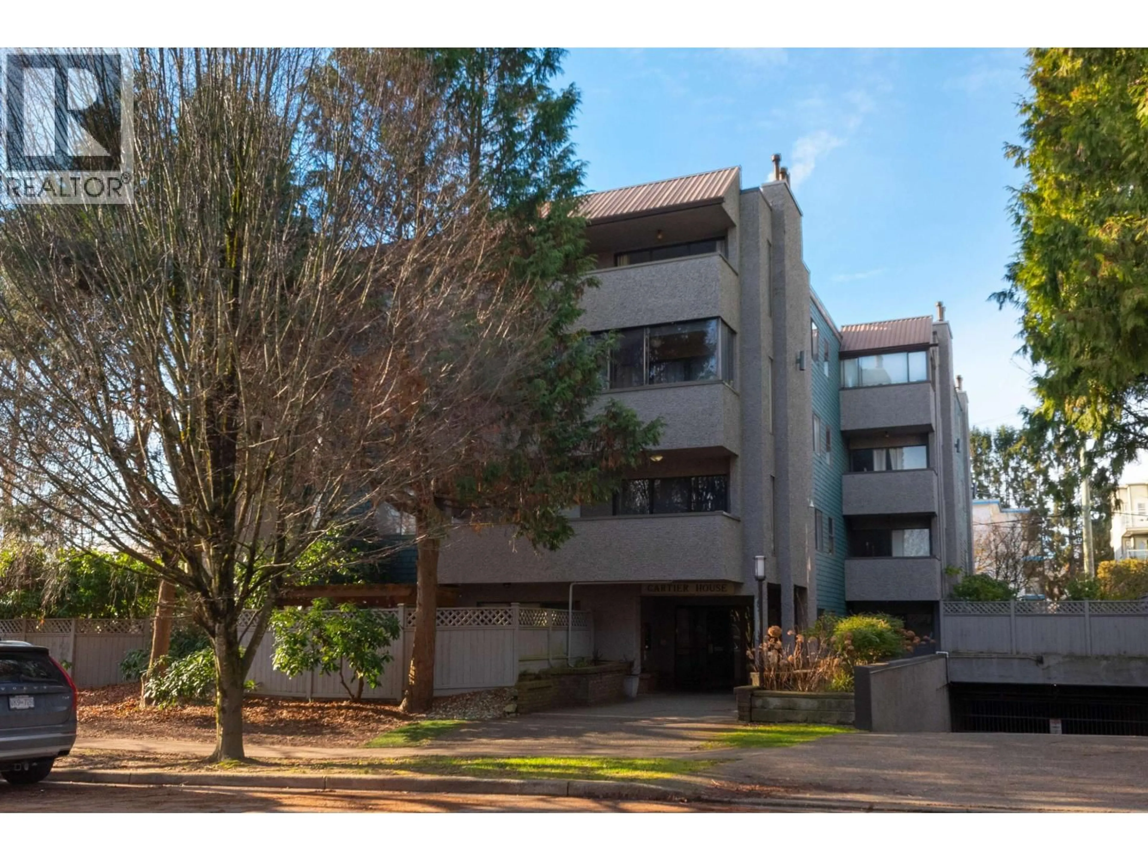 A pic from outside/outdoor area/front of a property/back of a property/a pic from drone, building for 405 - 8775 CARTIER STREET, Vancouver British Columbia V6P4V3