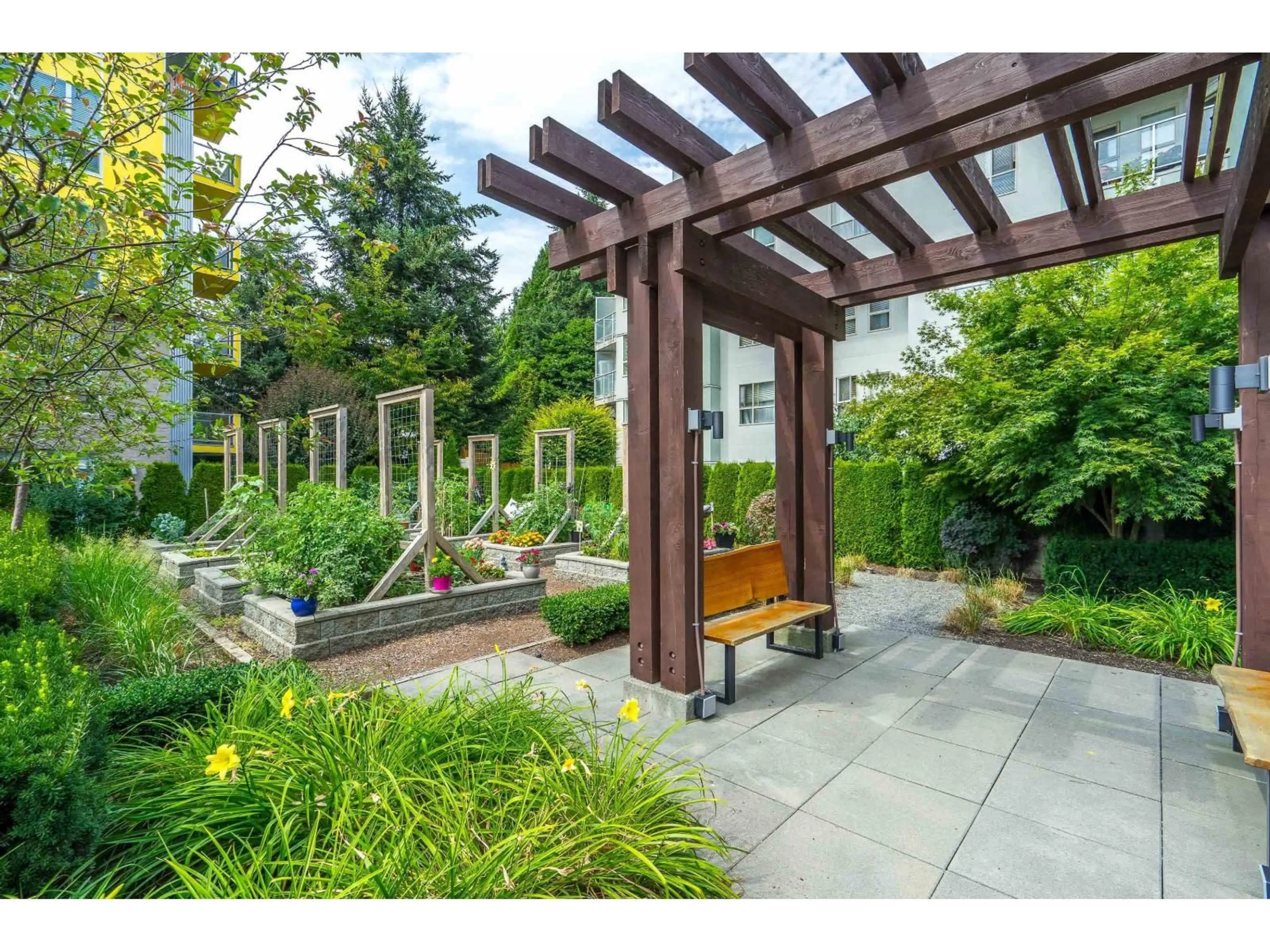 Patio, street for 307 - 2555 WARE STREET, Abbotsford British Columbia V2S0J4