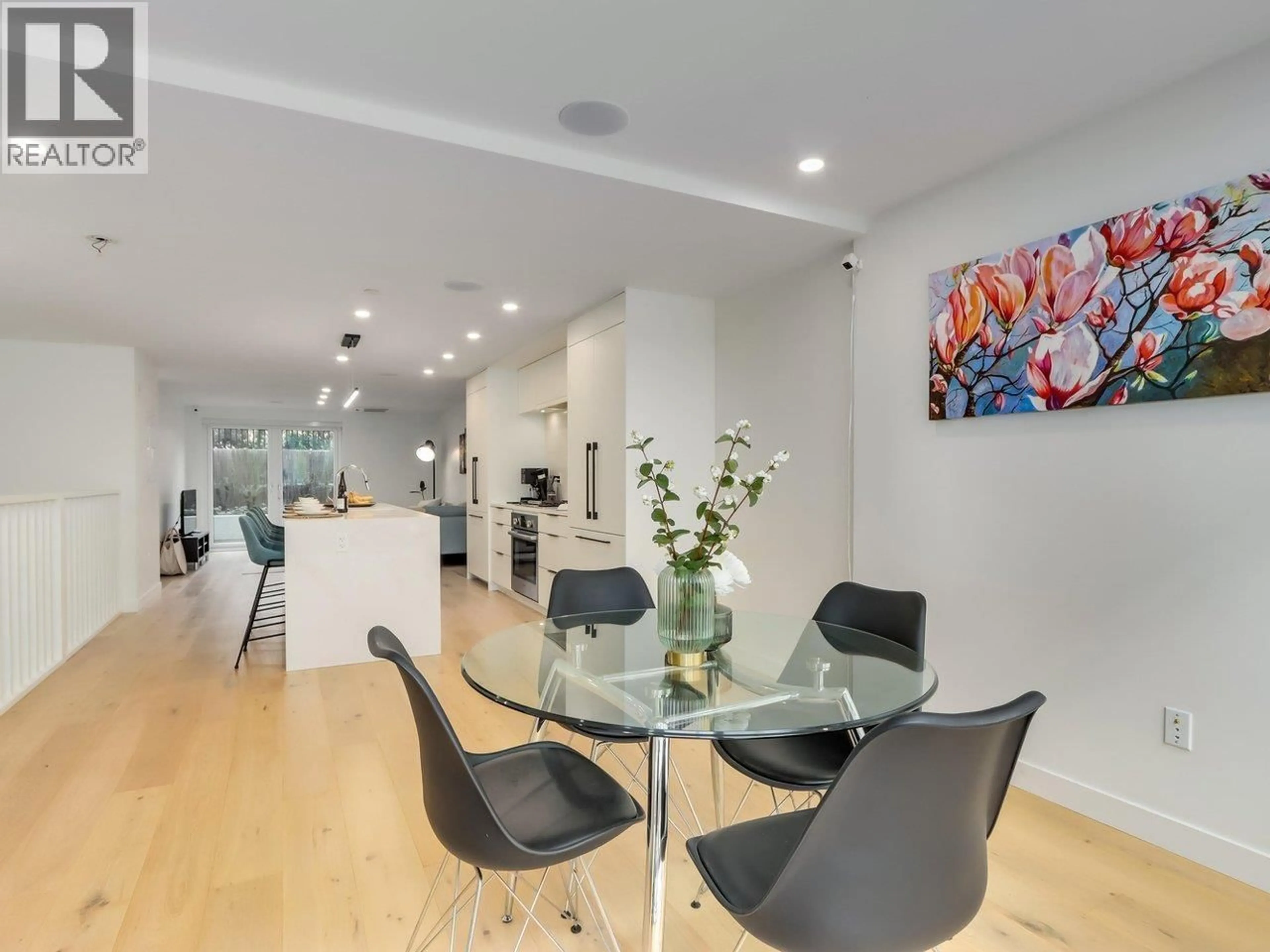 Unknown for 102 - 649 3RD STREET, North Vancouver British Columbia V7L1G6