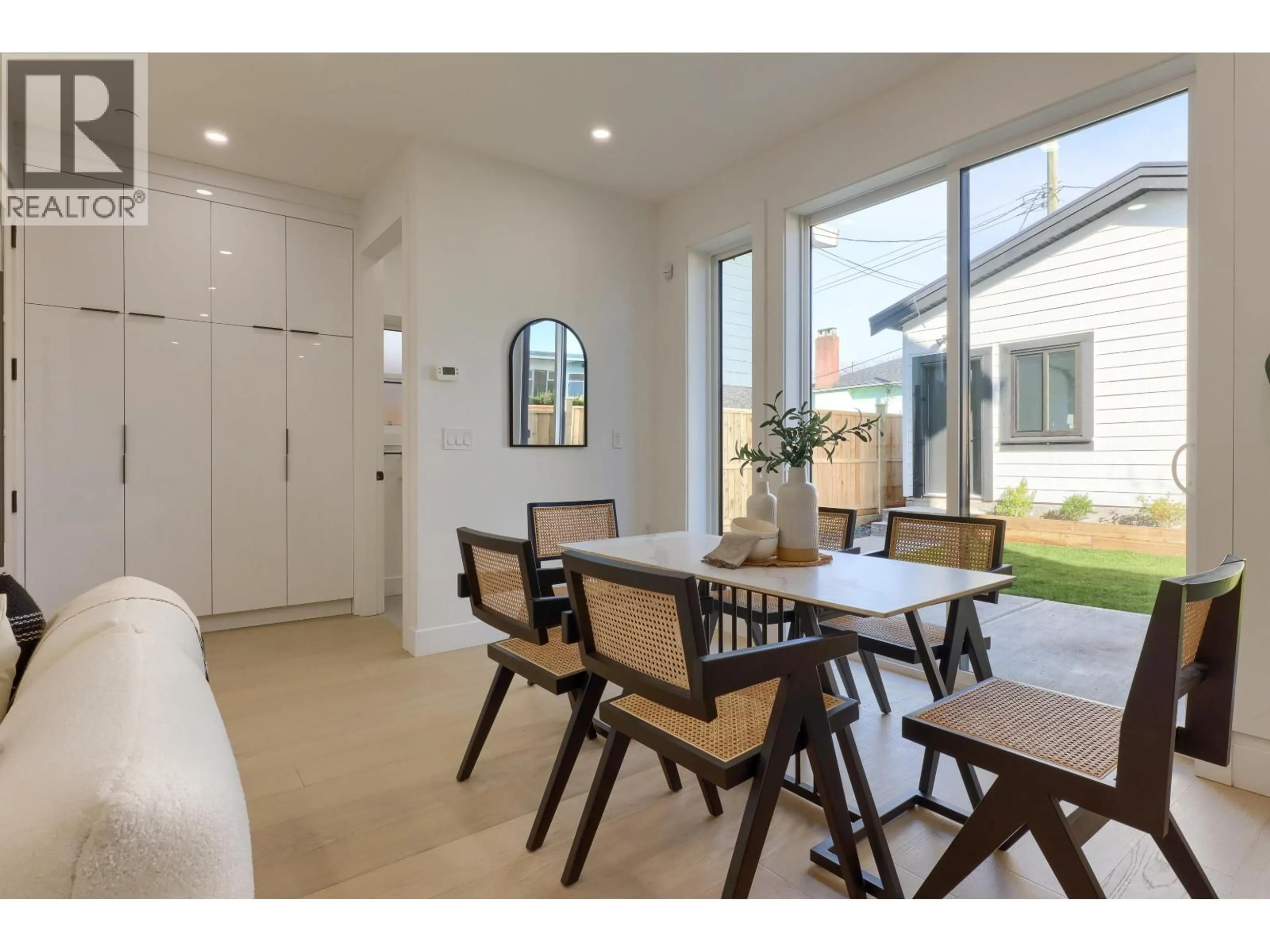 Unknown for 2 - 4742 ST CATHERINES STREET, Vancouver British Columbia V5V4M7