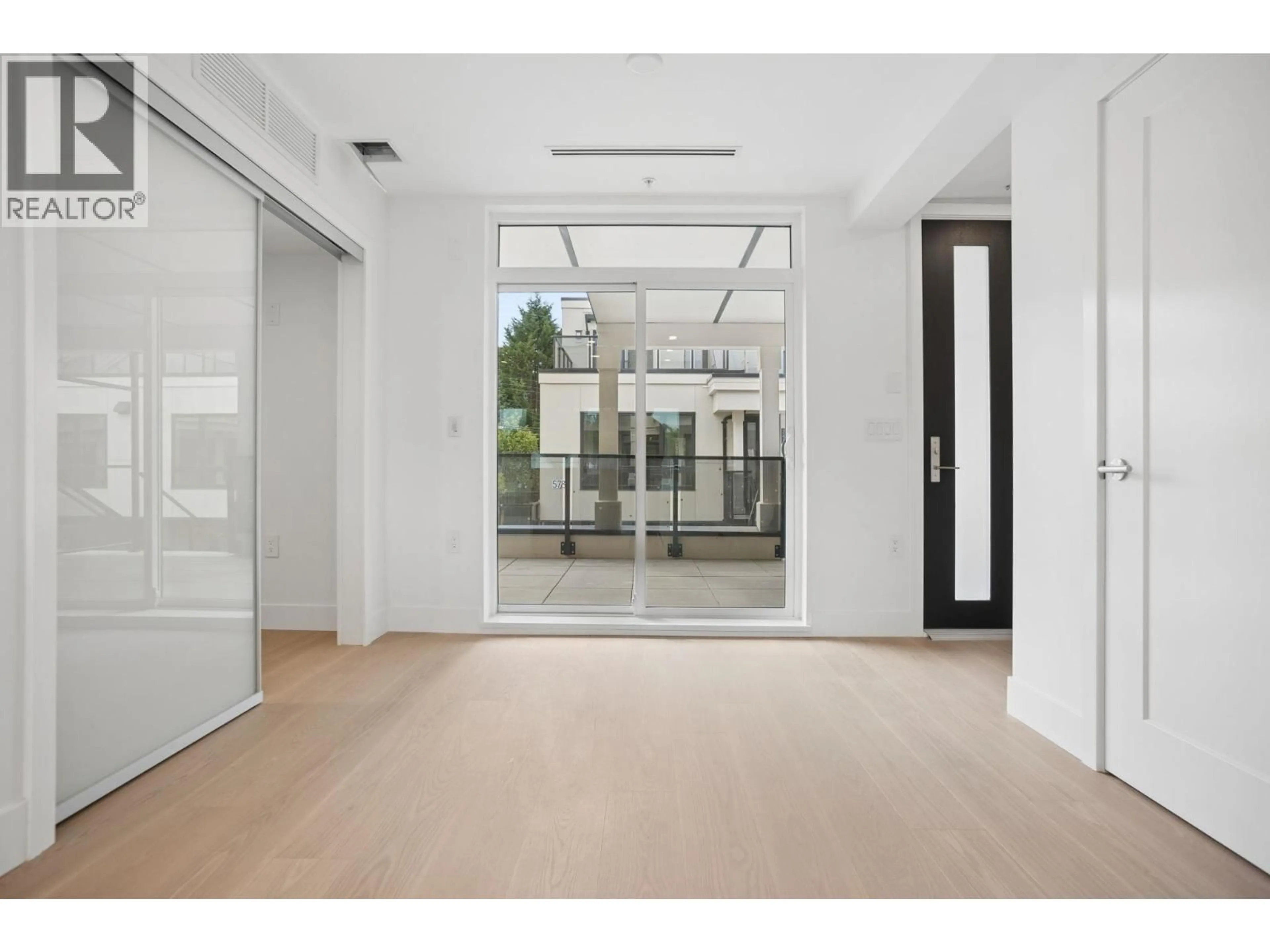Indoor foyer for 202 - 578 24 AVENUE, Vancouver British Columbia V5Z2B4