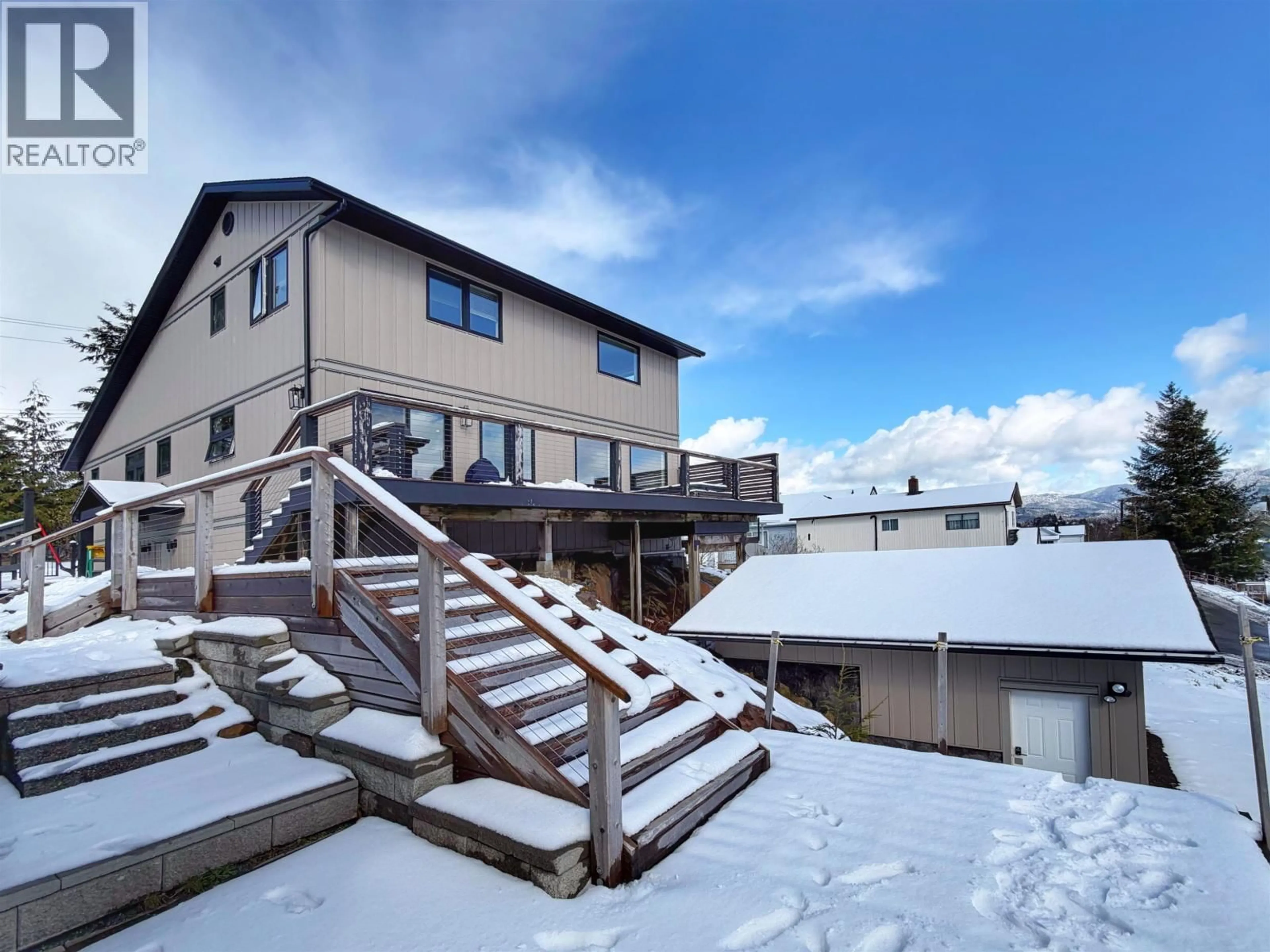 A pic from outside/outdoor area/front of a property/back of a property/a pic from drone, mountain view for 515 5TH AVENUE, Prince Rupert British Columbia V8J1T8