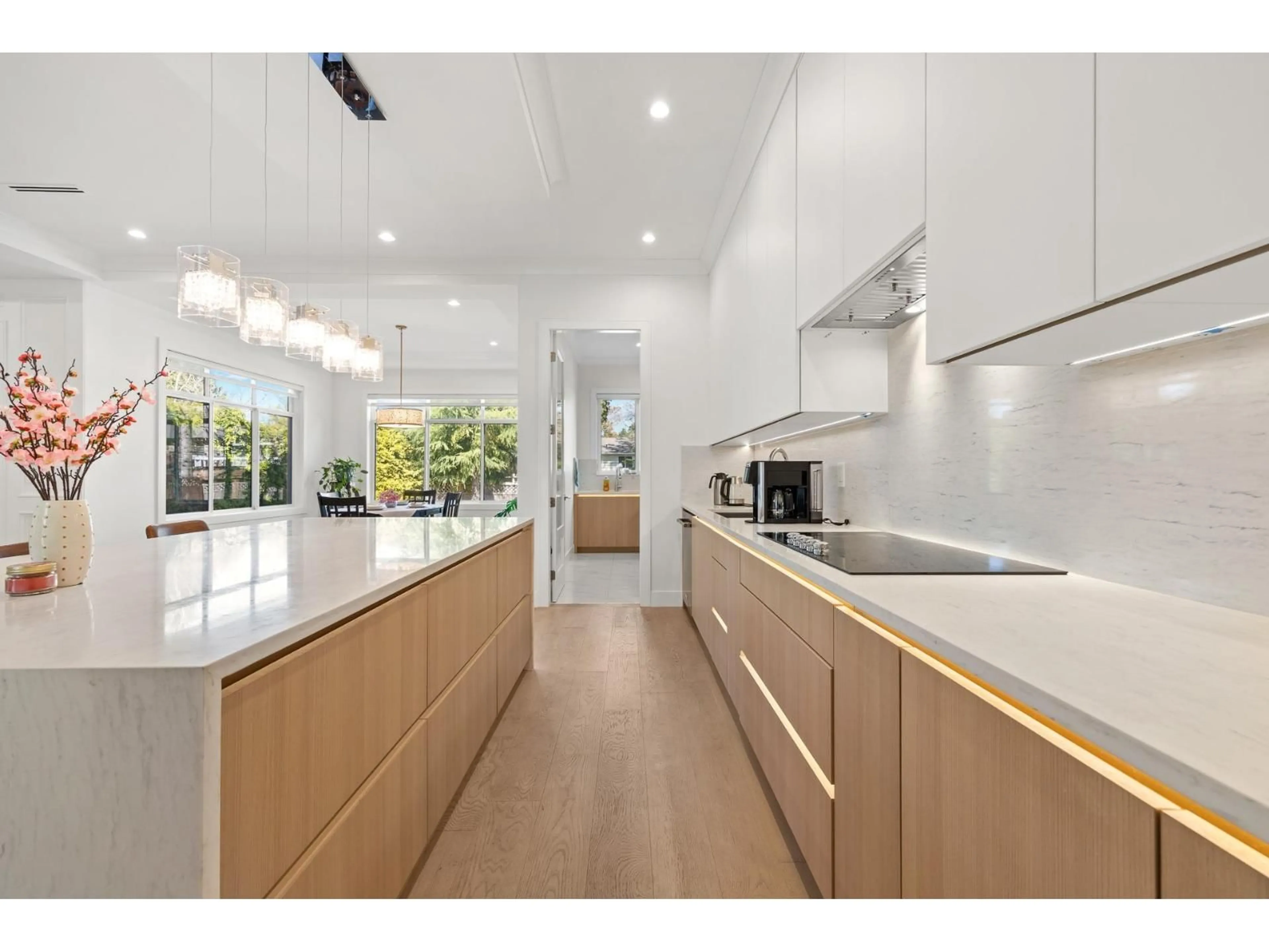 Open concept kitchen, unknown for 14419 17A AVENUE, Surrey British Columbia V4A5P5