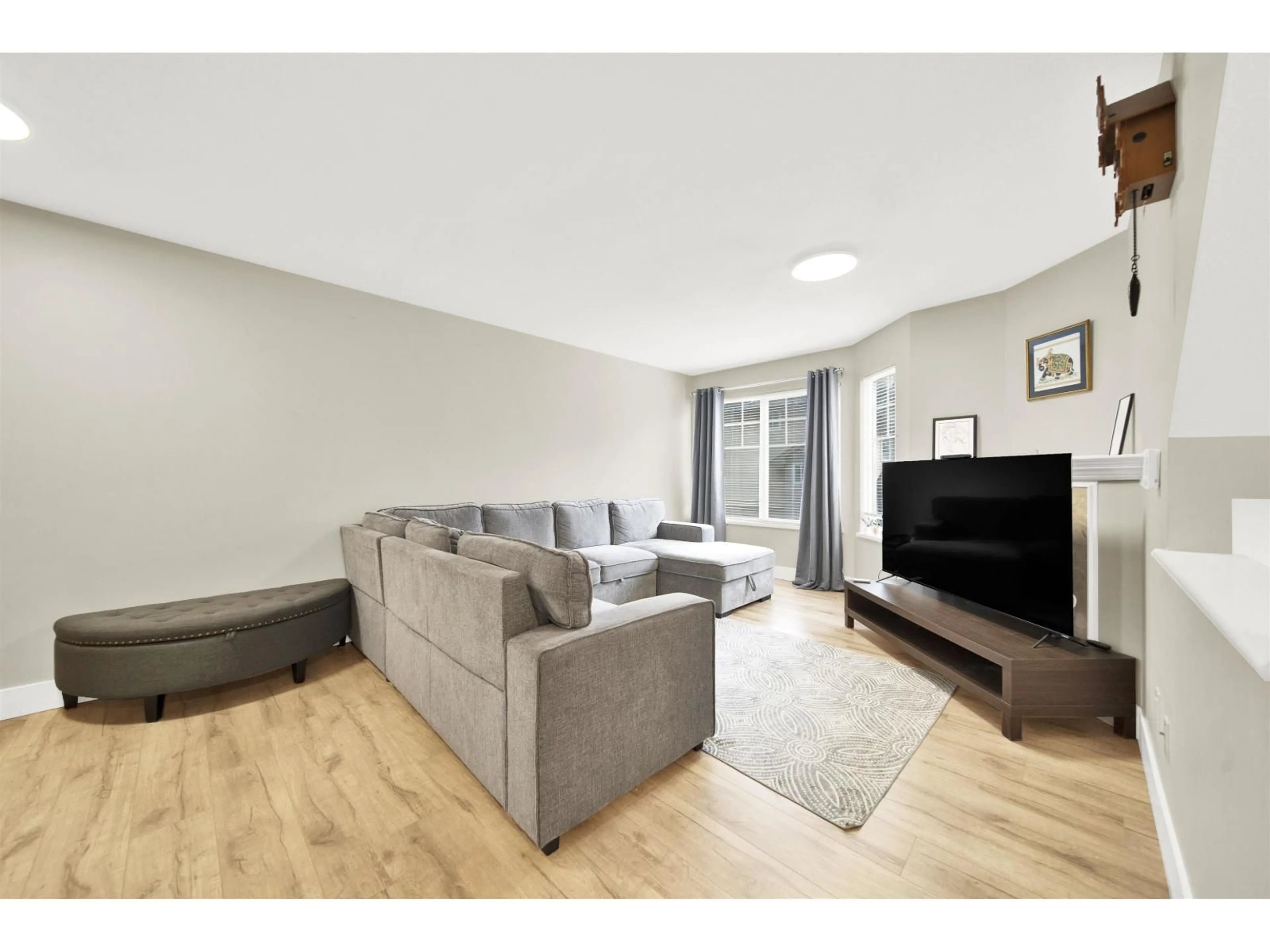 Living room with furniture, unknown for 32 - 7640 BLOTT STREET, Mission British Columbia V2V3K3