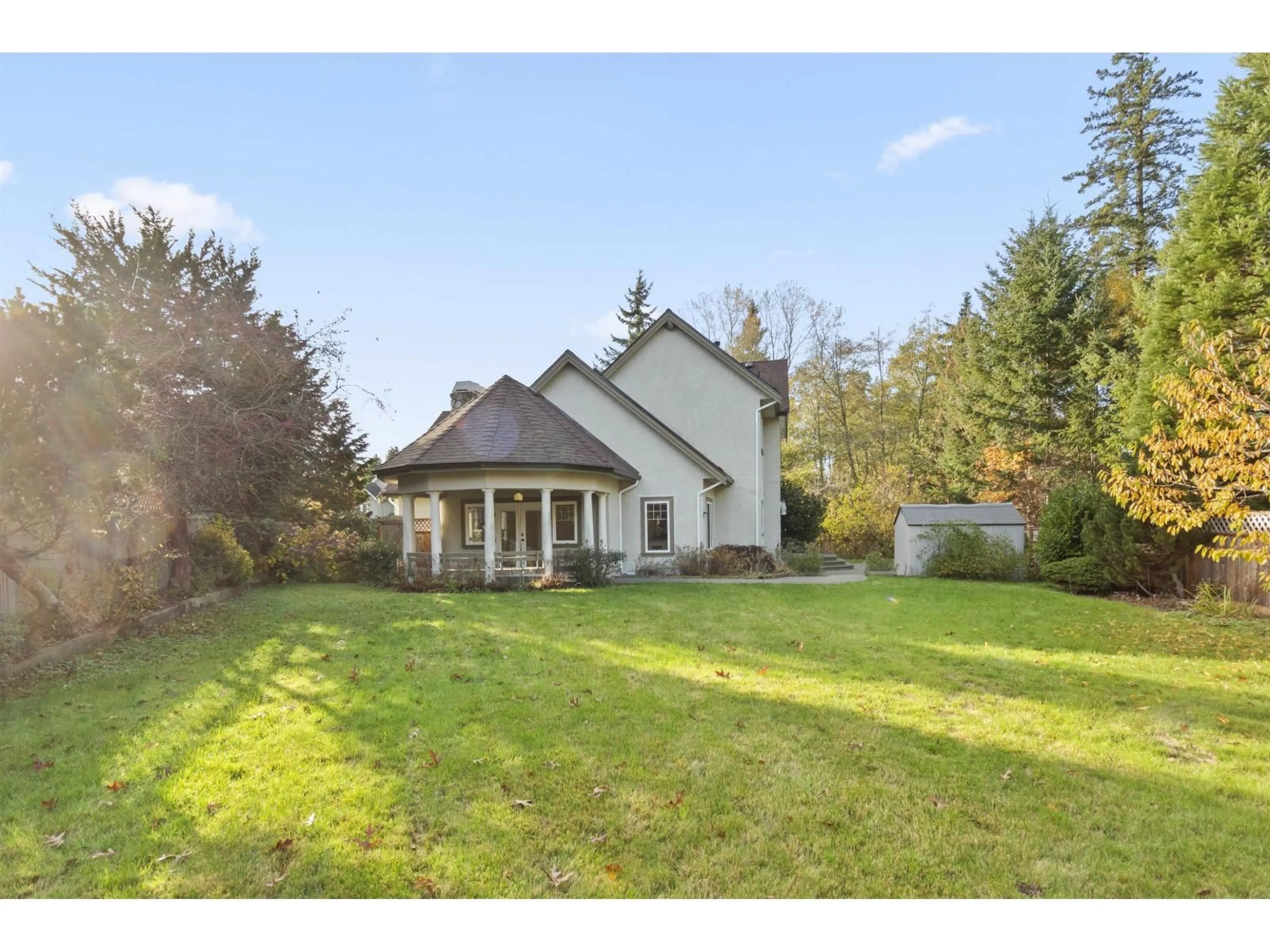 A pic from outside/outdoor area/front of a property/back of a property/a pic from drone, street for 2570 138 STREET, Surrey British Columbia V4P2M1