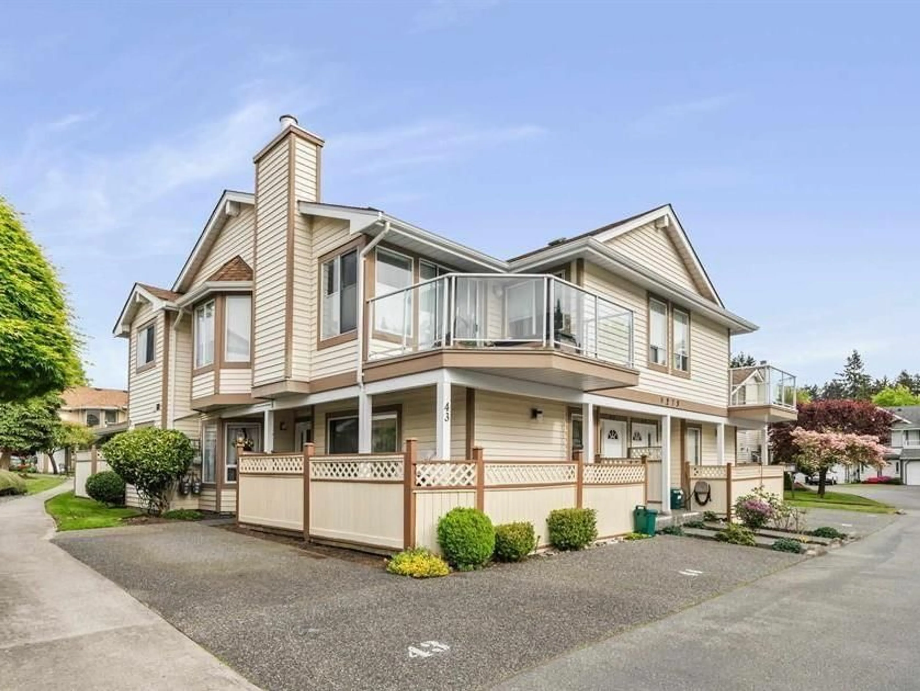 Home with vinyl exterior material, street for 43 - 9273 122 STREET, Surrey British Columbia V3V7R5