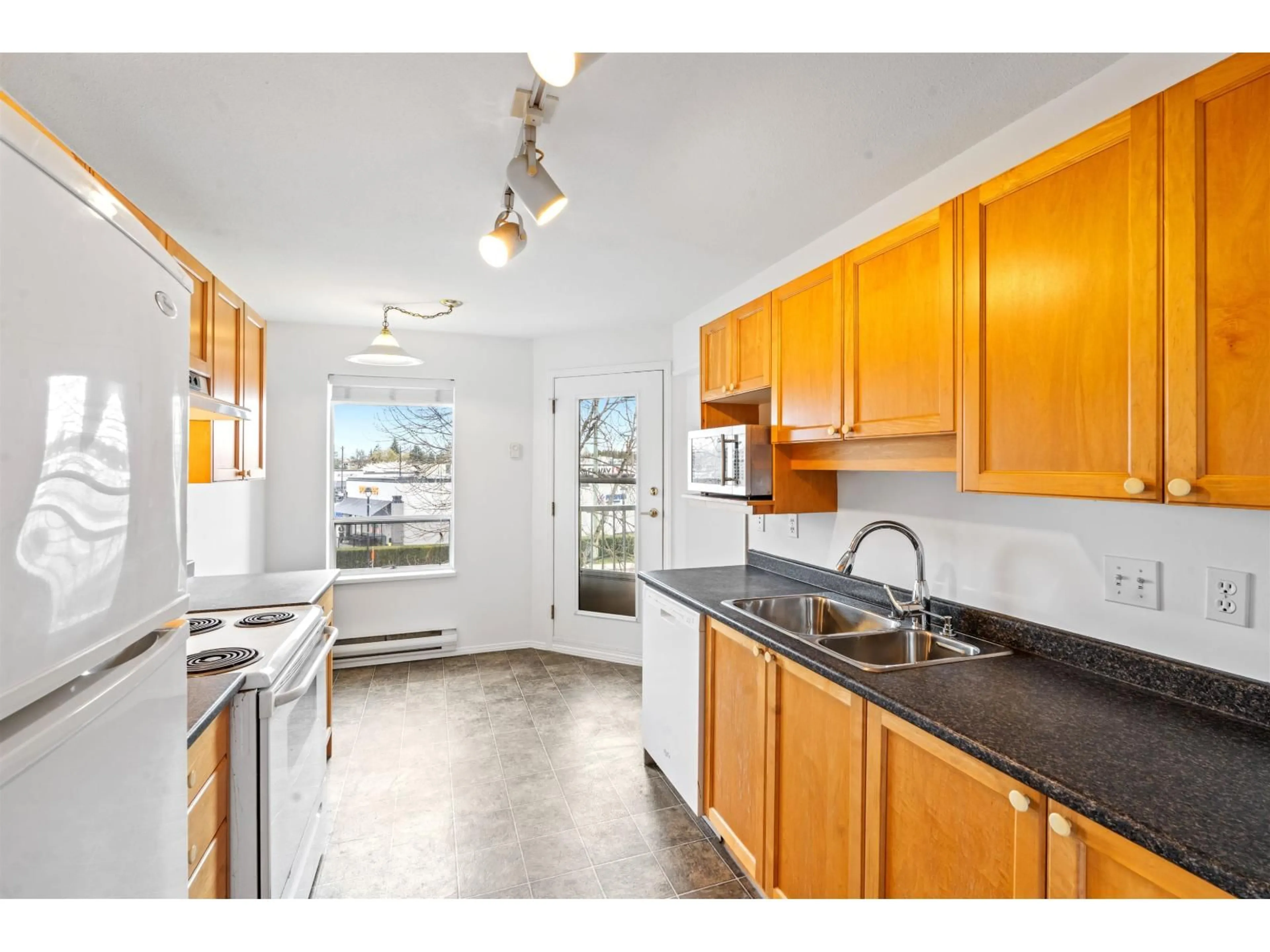 Standard kitchen, unknown for 207 - 5450 208TH STREET, Langley British Columbia V3A2J9