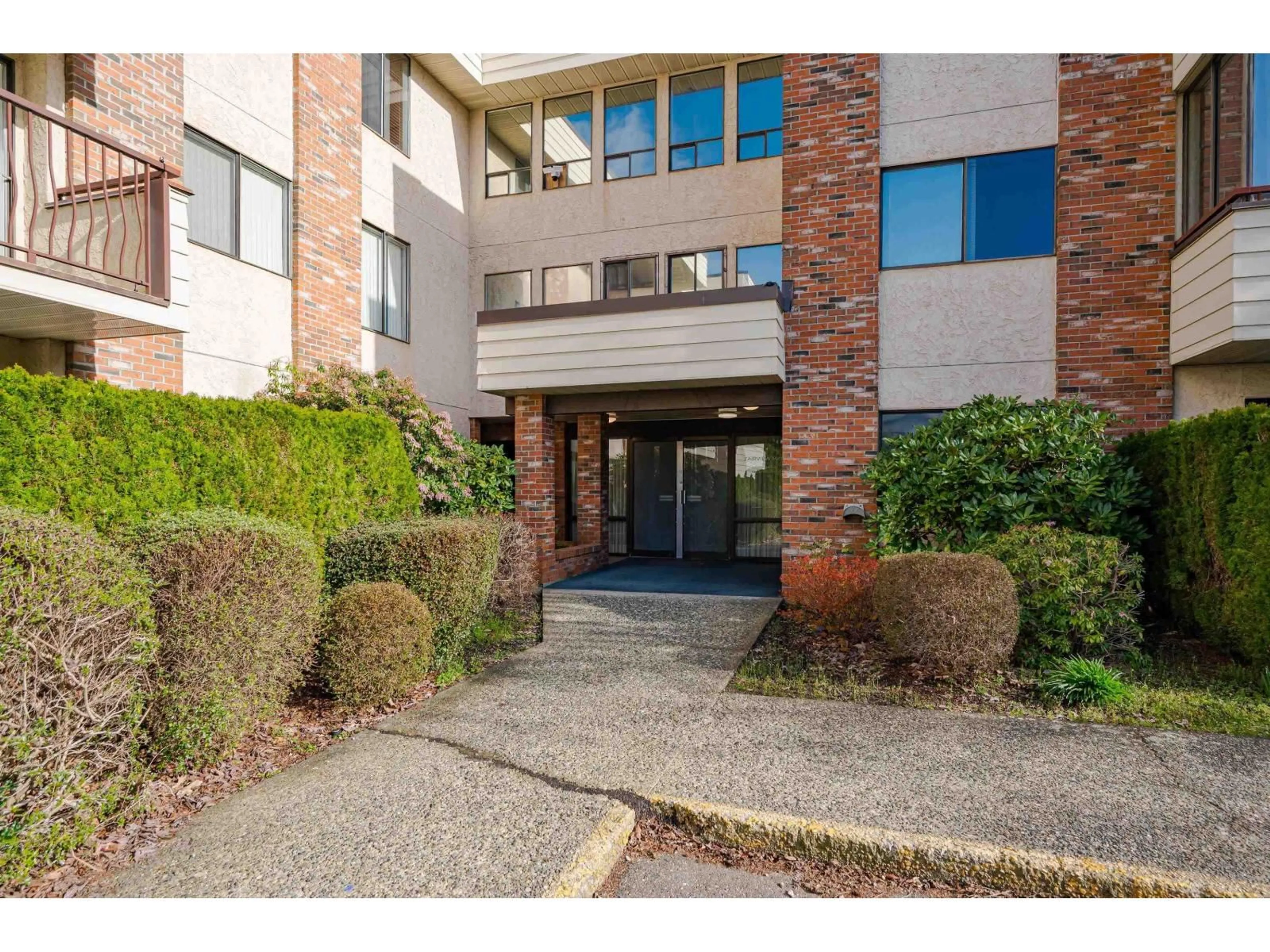 Indoor foyer for 208 - 32885 GEORGE FERGUSON WAY, Abbotsford British Columbia V2Z1A5