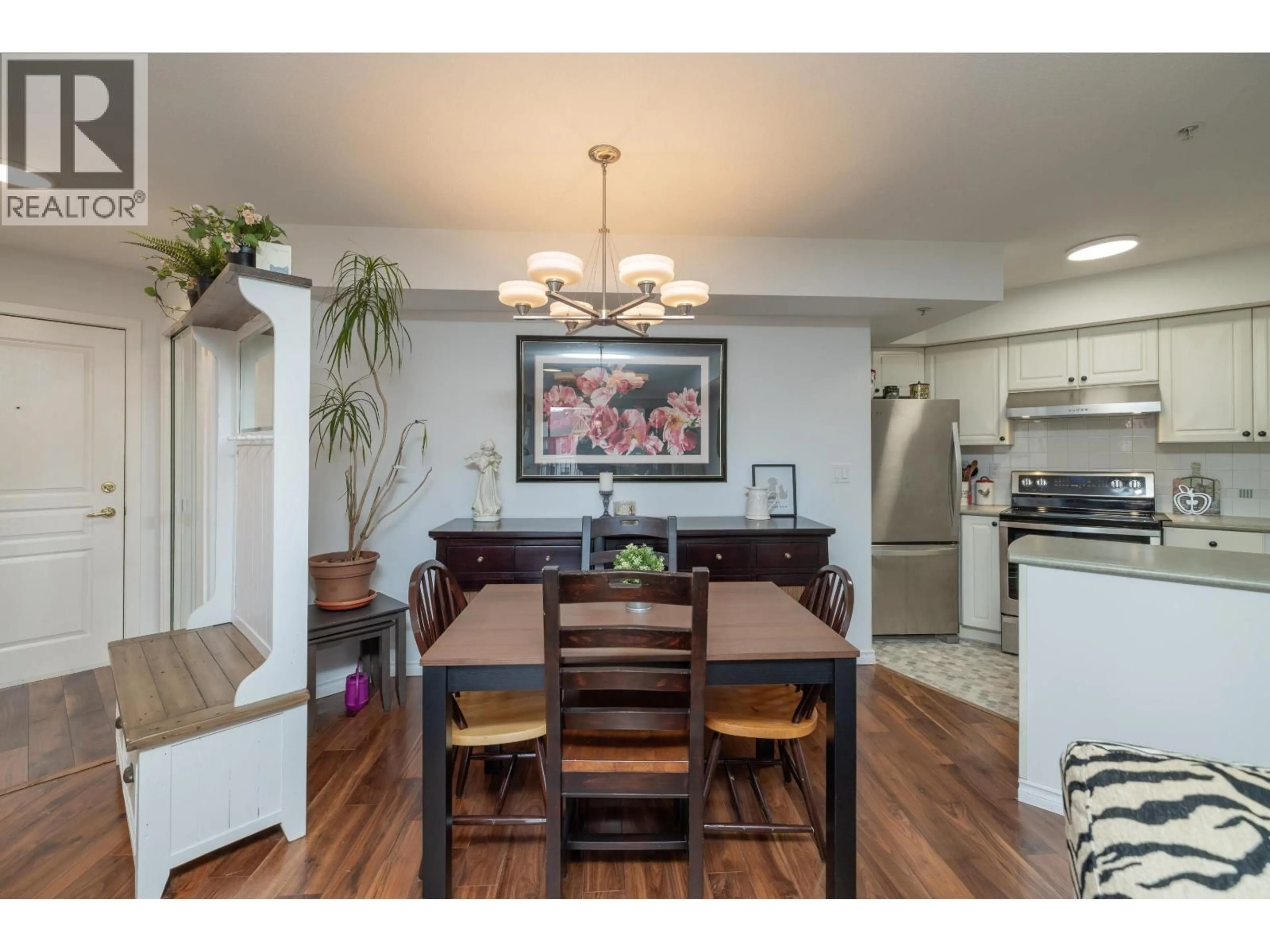 Open concept kitchen, wood/laminate floor for 415 - 214 ELEVENTH STREET, New Westminster British Columbia V3M4C9