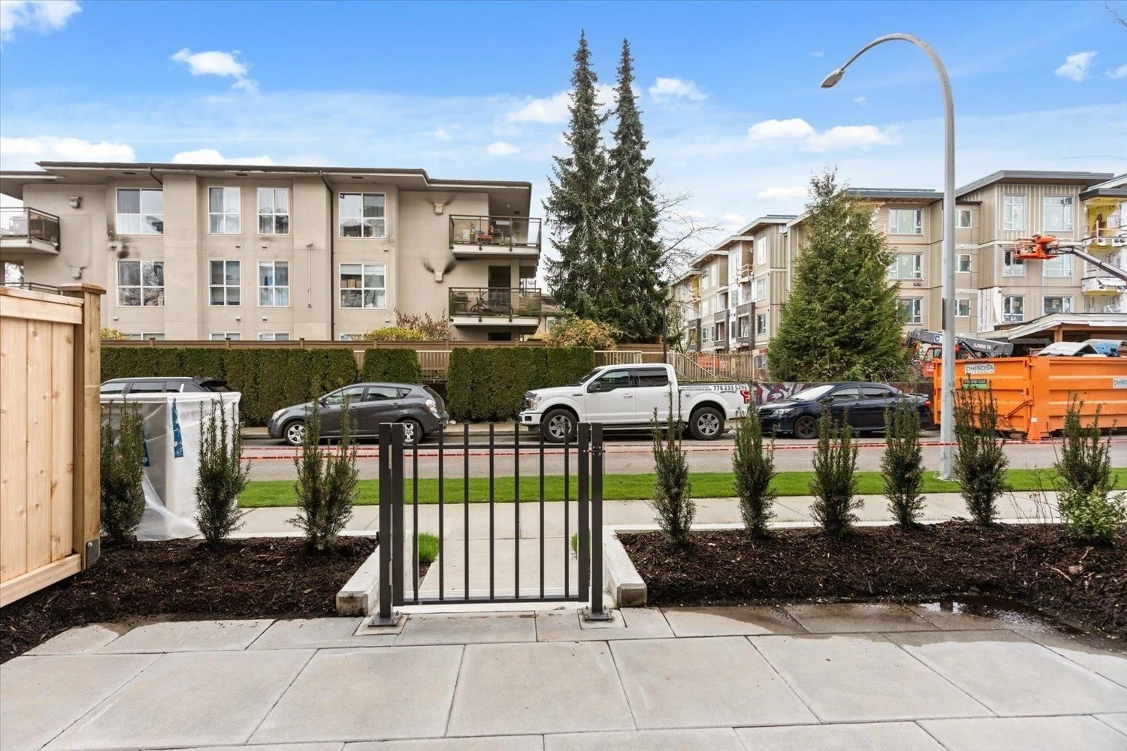 Patio, street for 117 - 13777 75A AVENUE, Surrey British Columbia V3W3W4