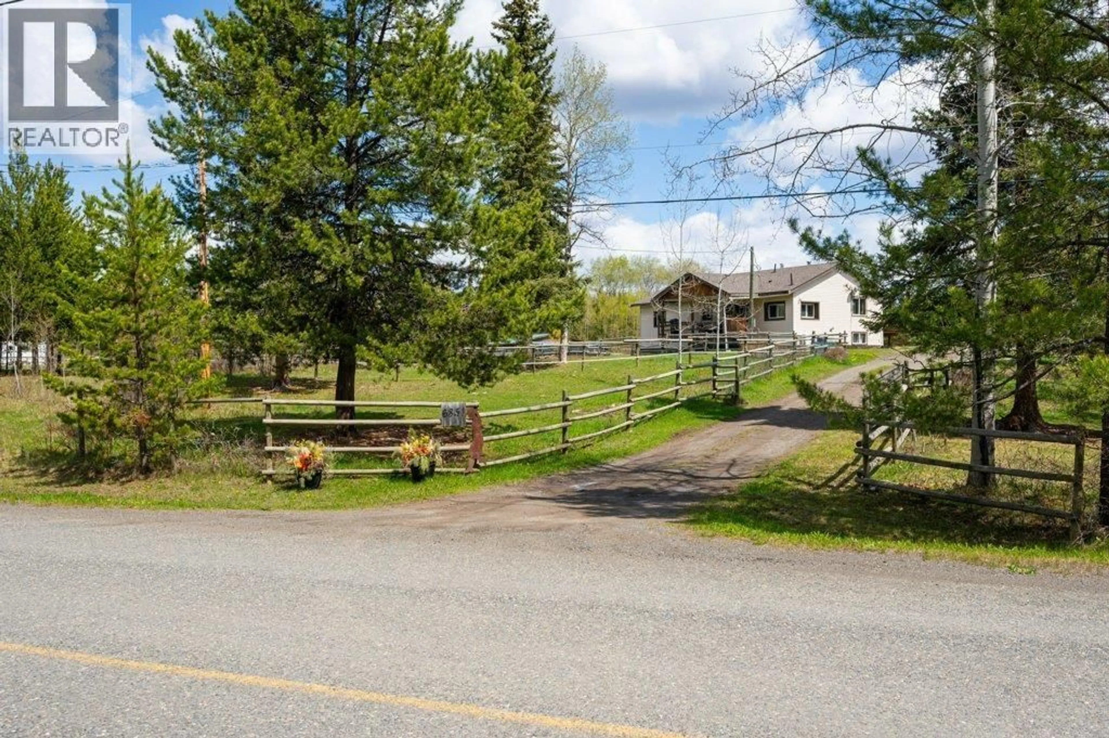 Patio, mountain view for 6851 FAWN CREEK ROAD, Lone Butte British Columbia V0K1X1