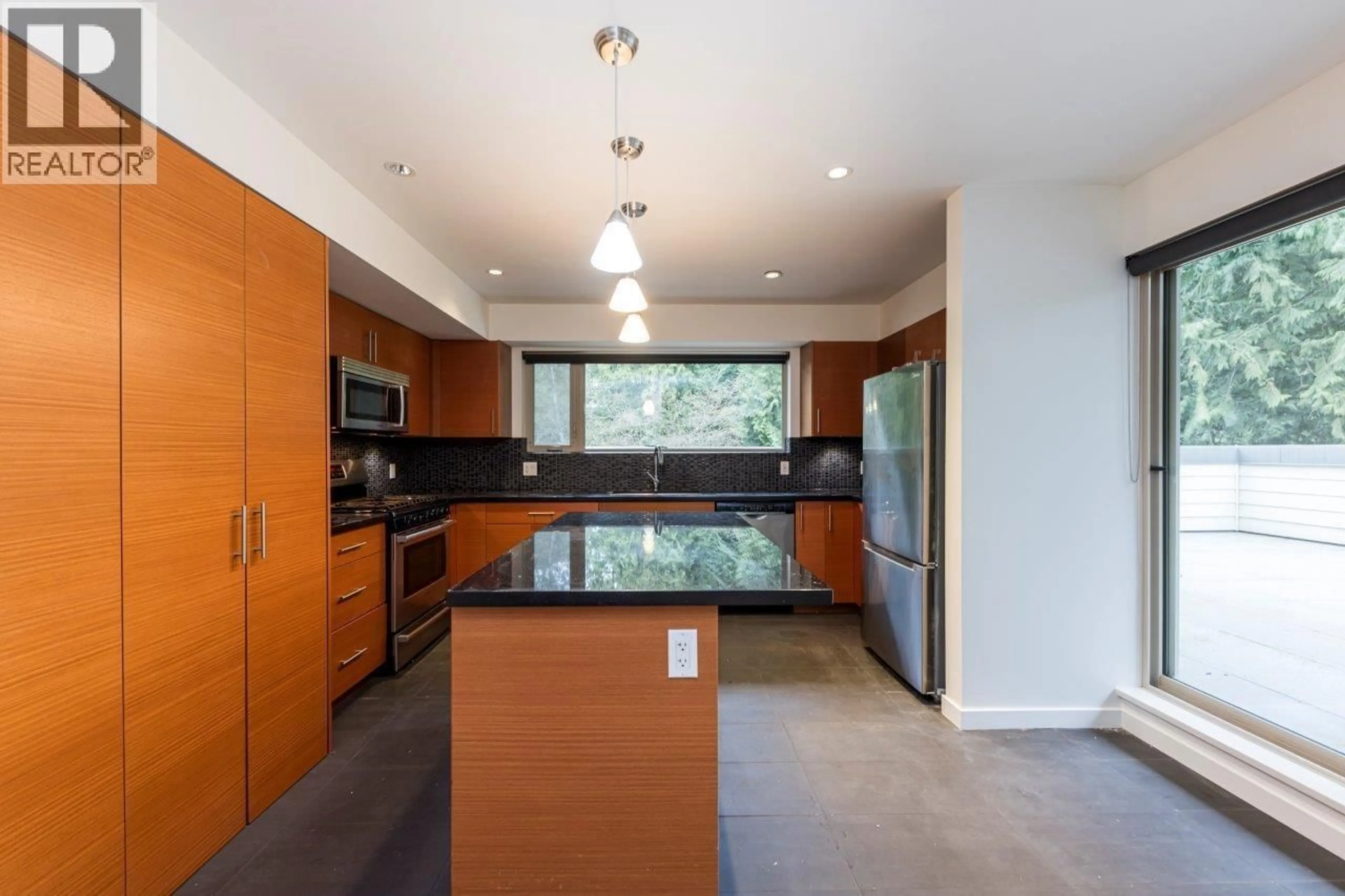 Contemporary kitchen, unknown for PH1 - 2832 CAPILANO ROAD, North Vancouver British Columbia V7R4H5