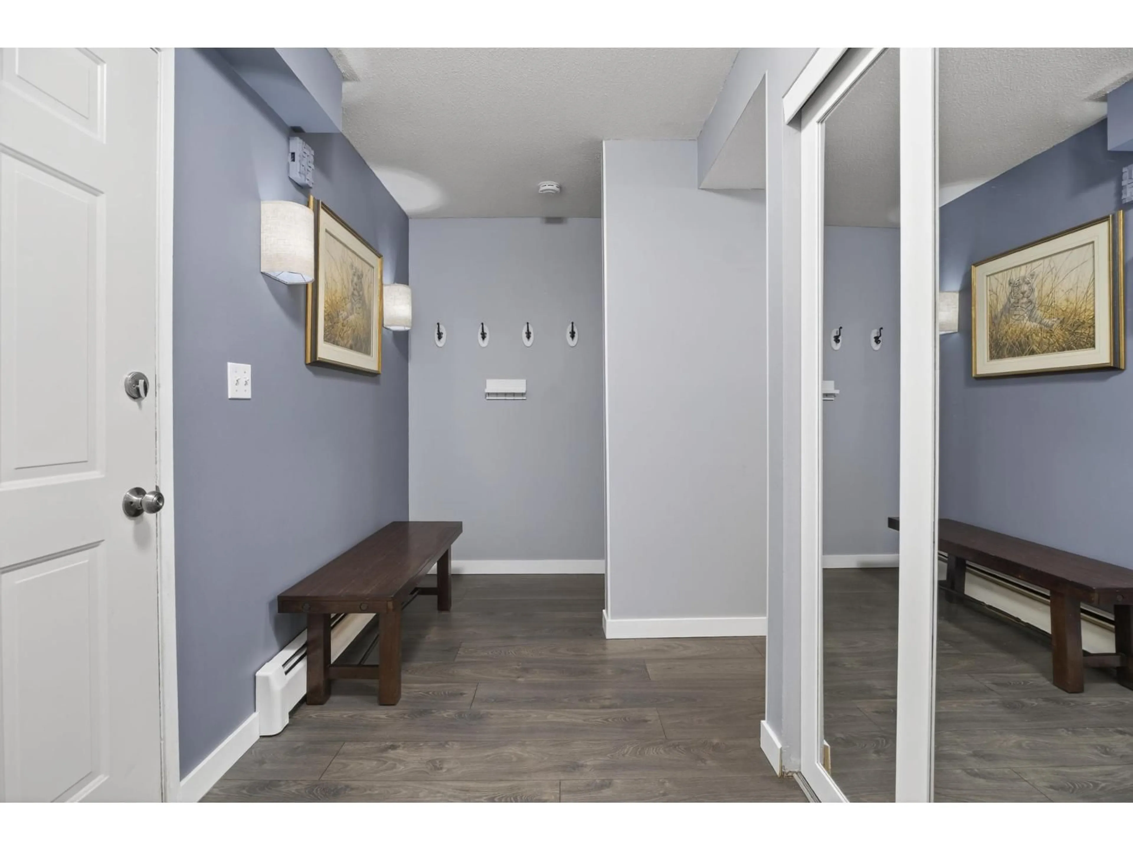 Indoor entryway for 140 - 7480 138 STREET, Surrey British Columbia V3W6G4